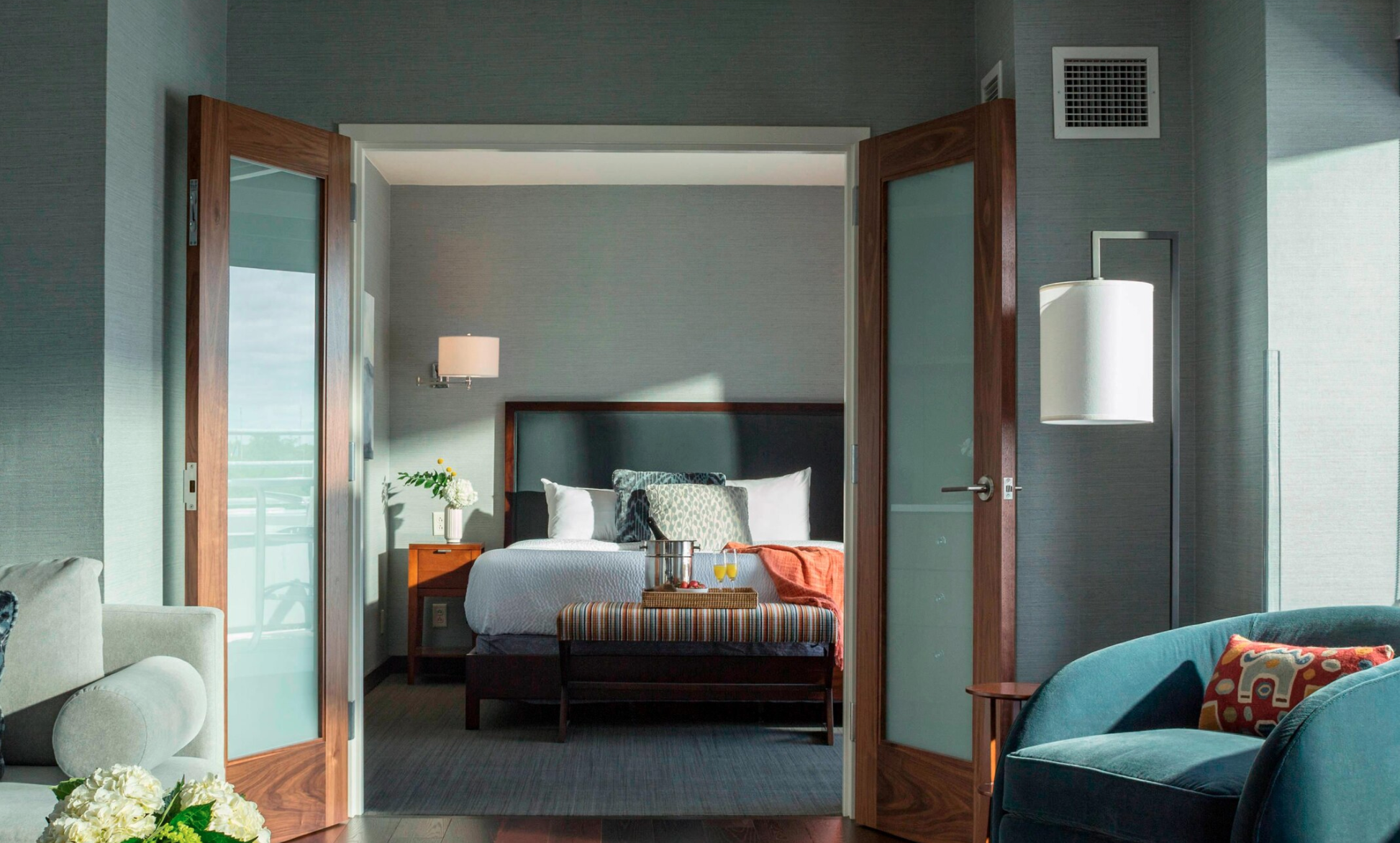 Courtyard Burlington Harbor 1 bedroom whirlpool suite