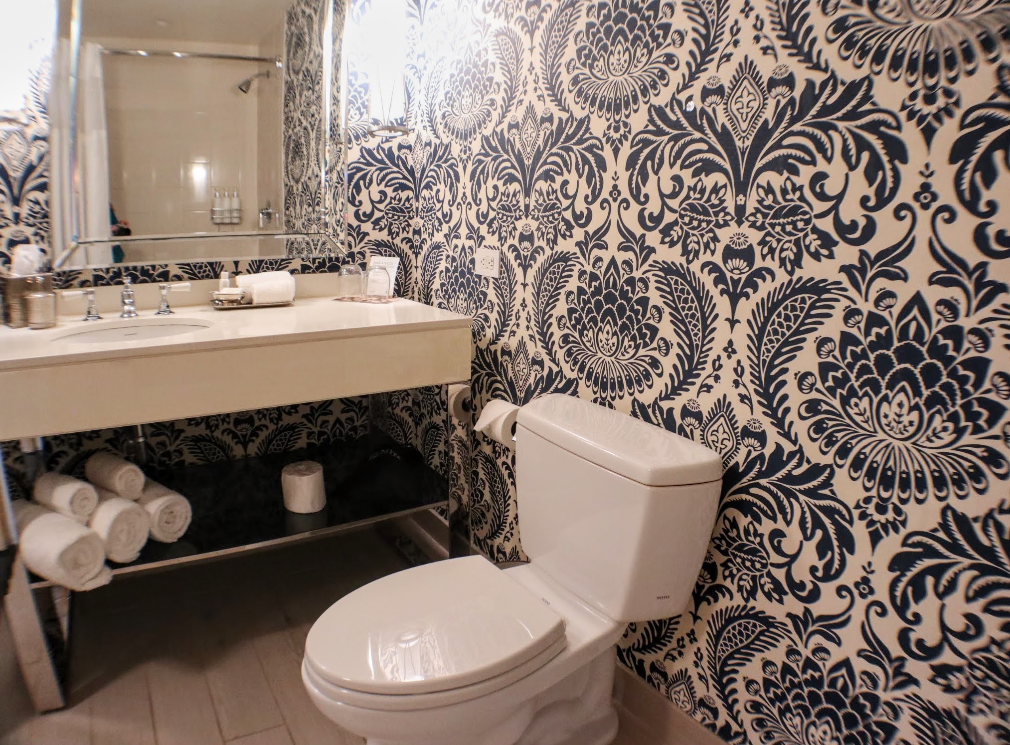 Kimpton Hotel Monaco Philadelphia bathroom sink