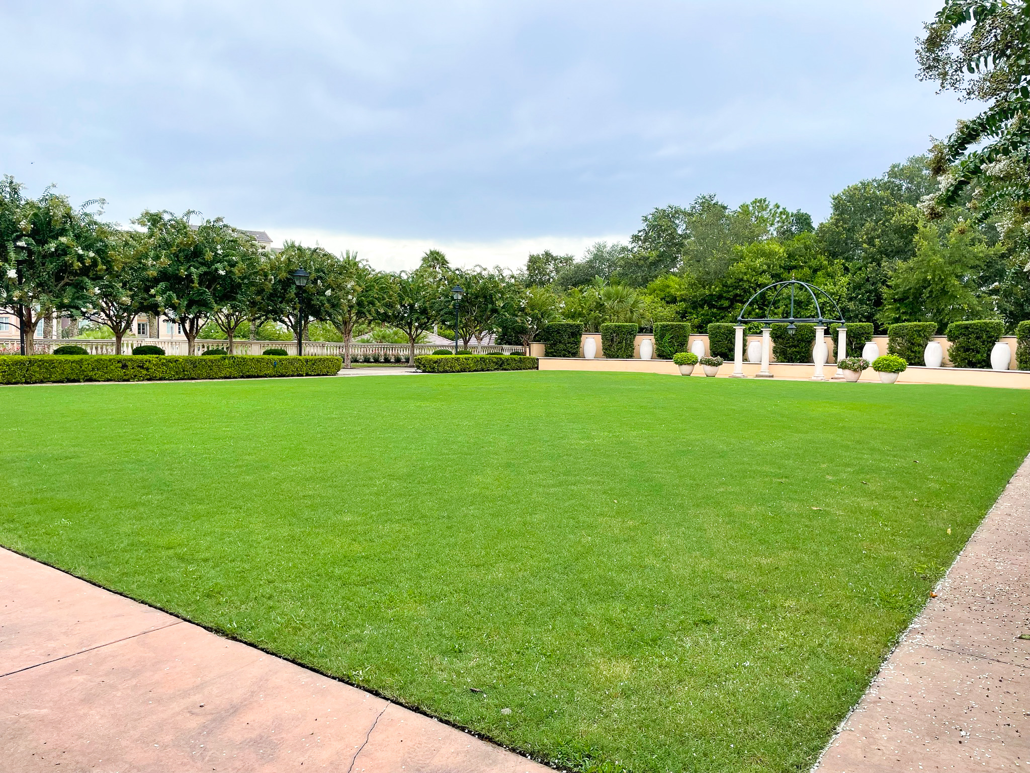 Loews Portofino Bay Orlando lawn