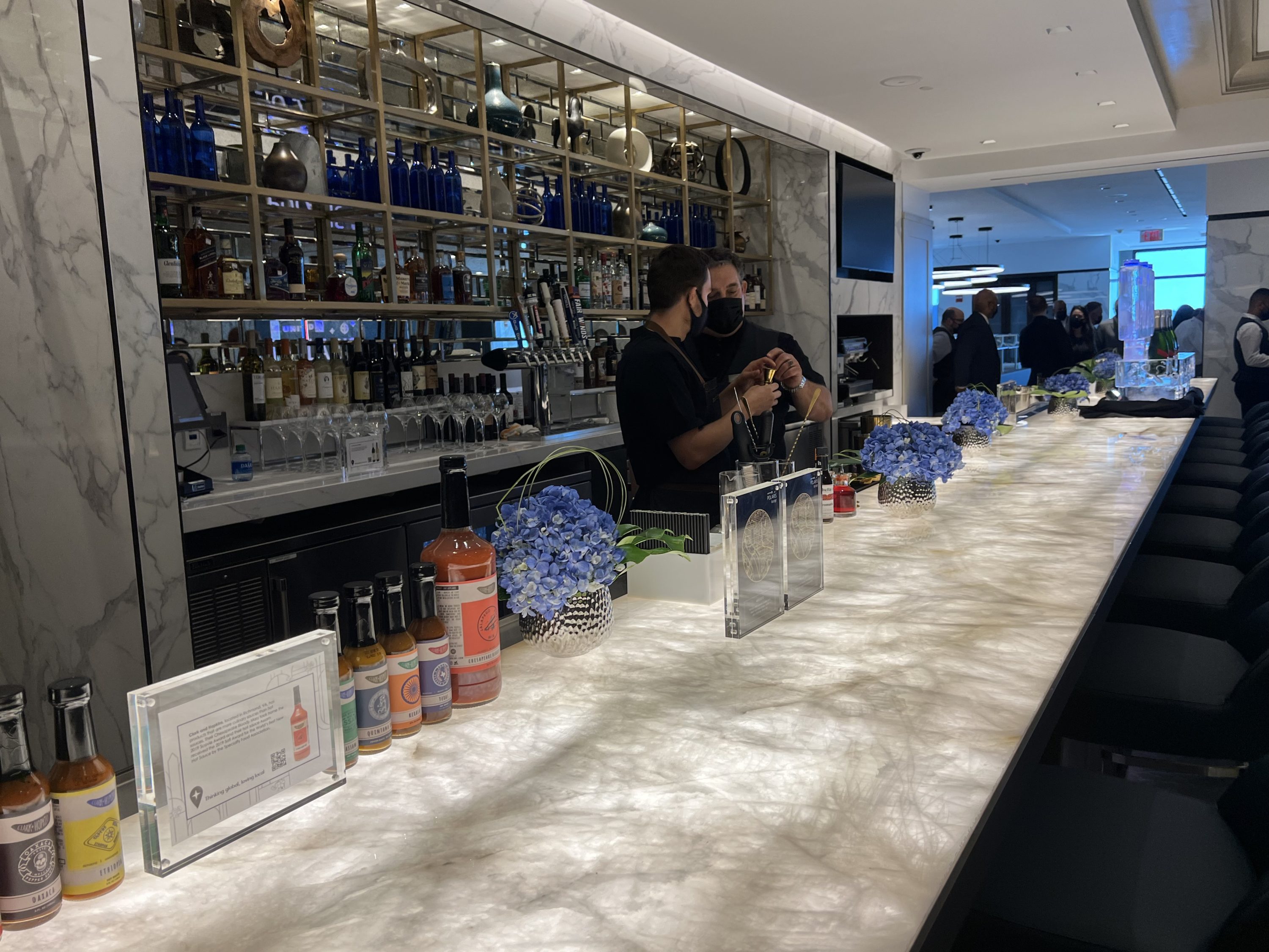 IAD Polaris Lounge Bar