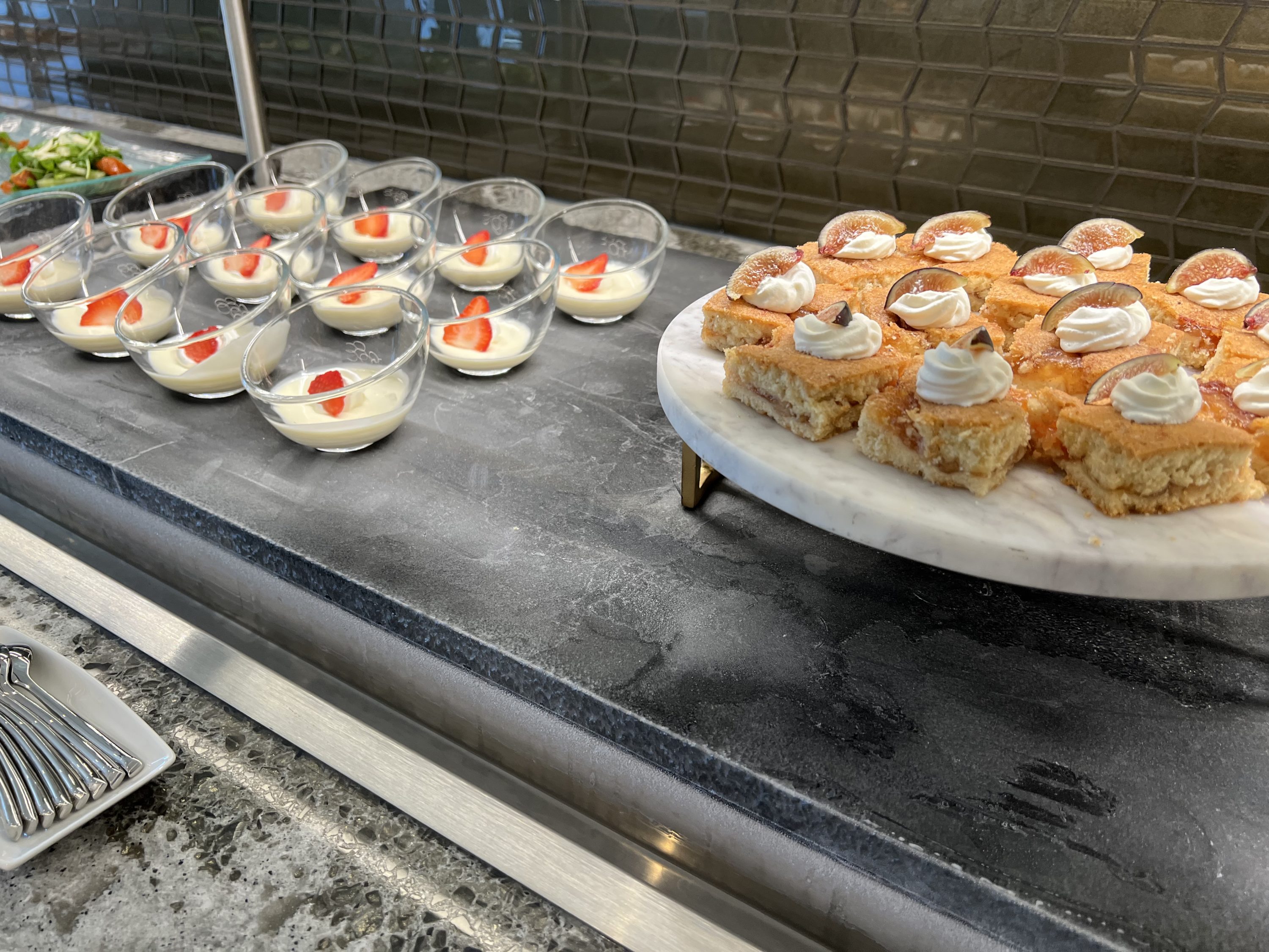 IAD Polaris Lounge Buffet