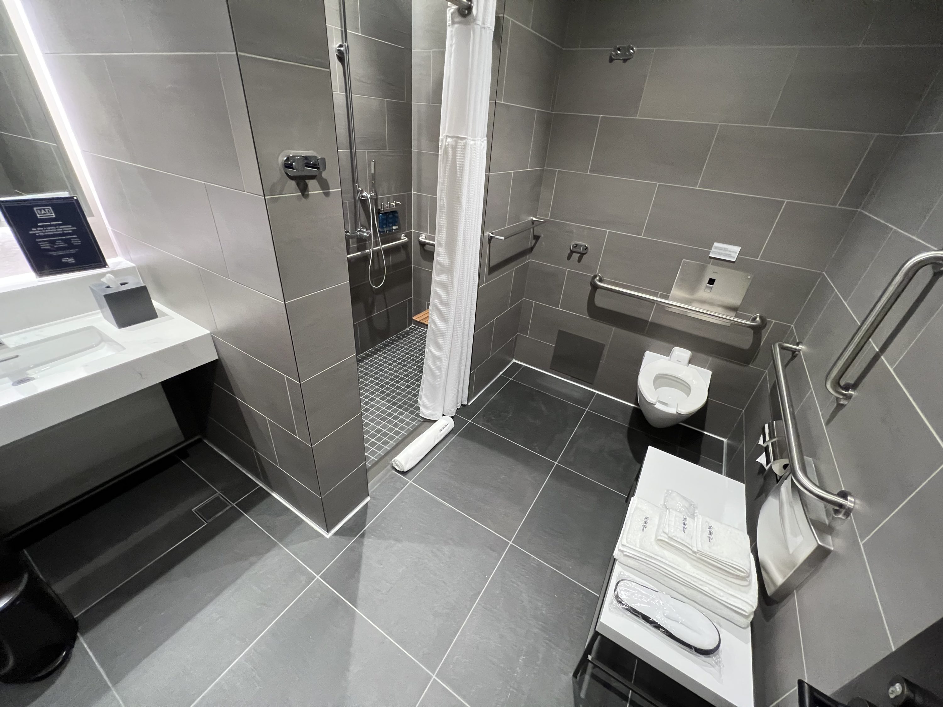 IAD Polaris Lounge Shower