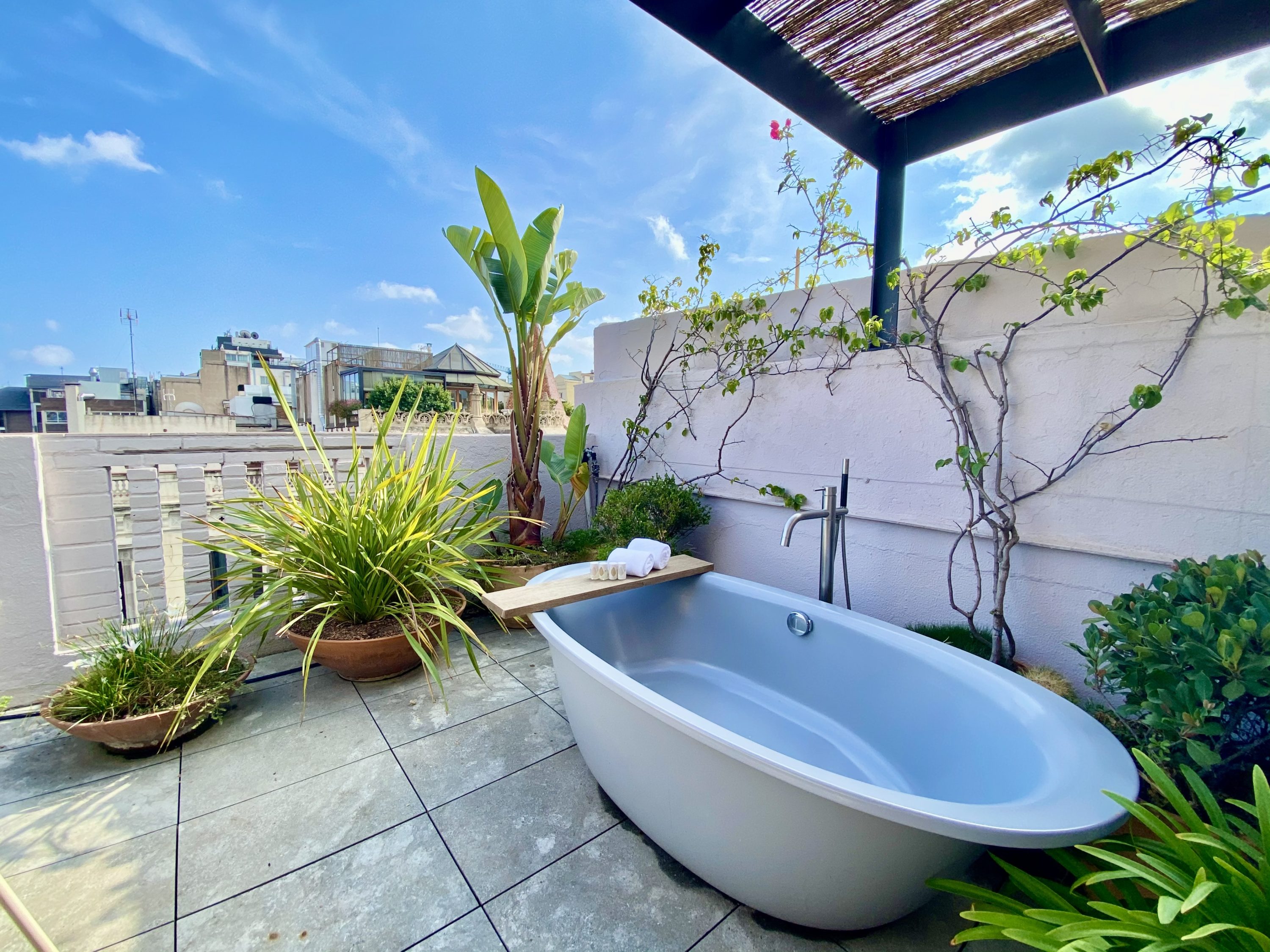 Alexandra Barcelona - a Curio Collection. The terrace of the King Junior Suite