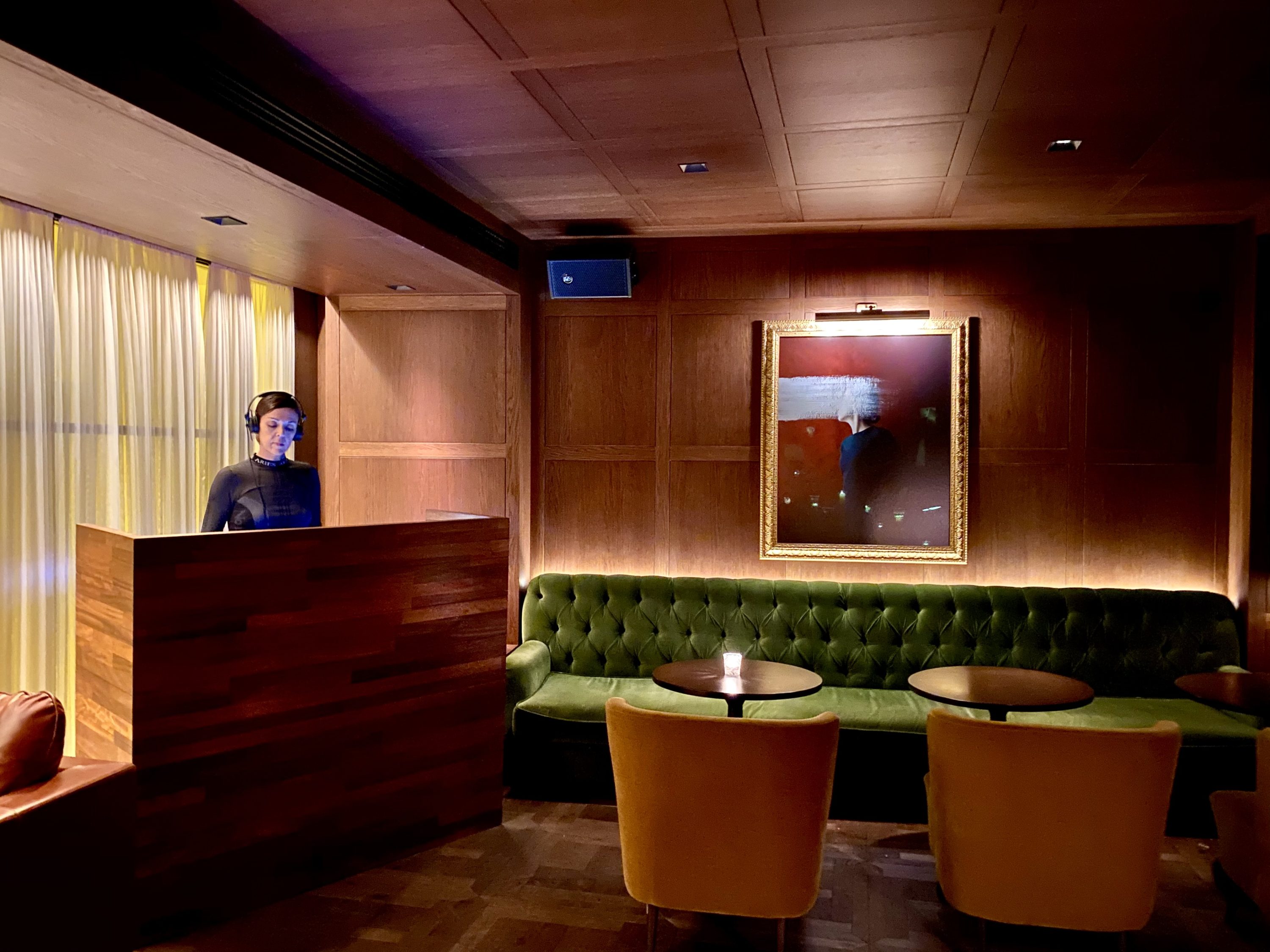 The Barcelona EDITION Punch Room