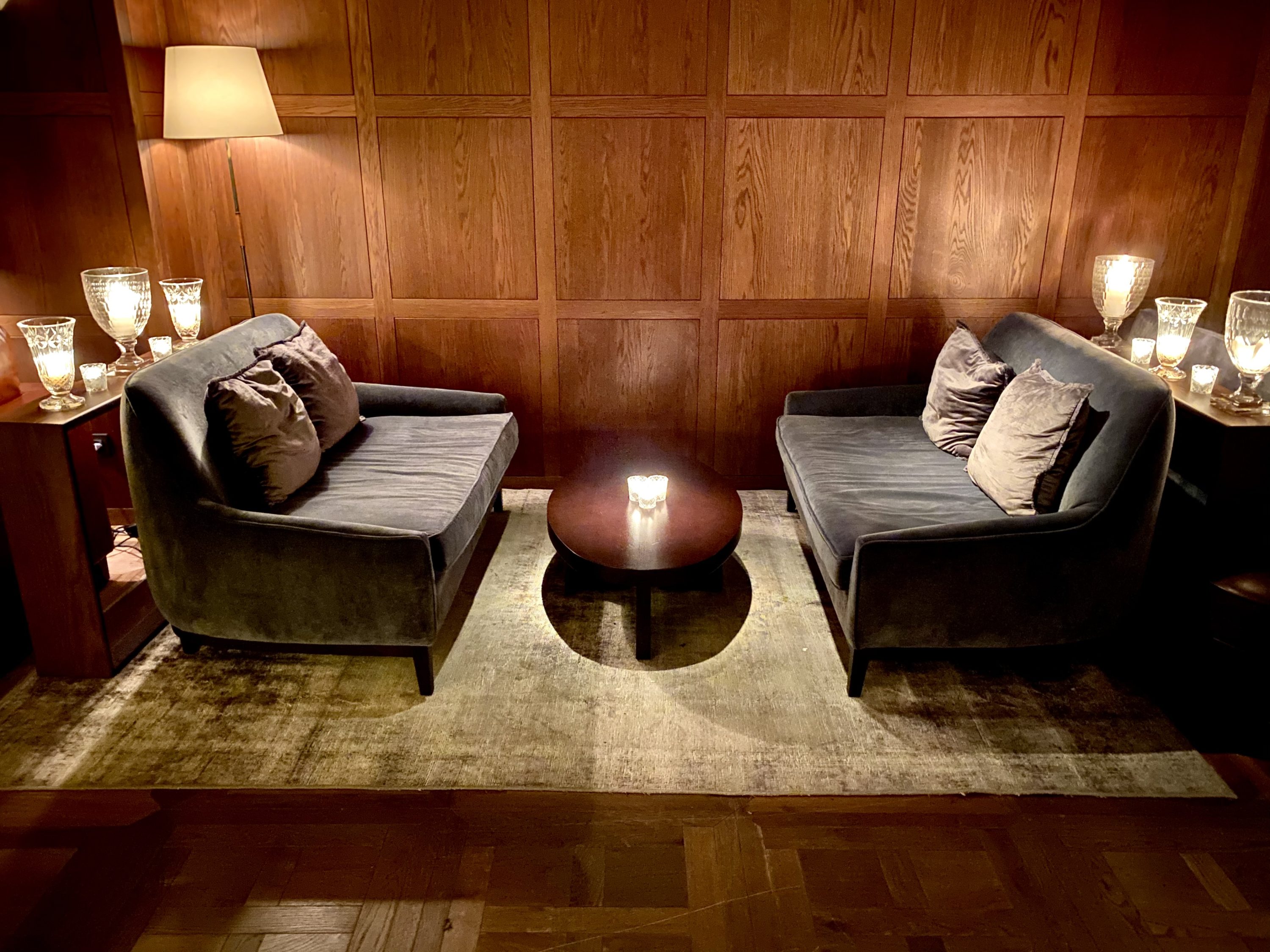 The Barcelona EDITION Punch Room