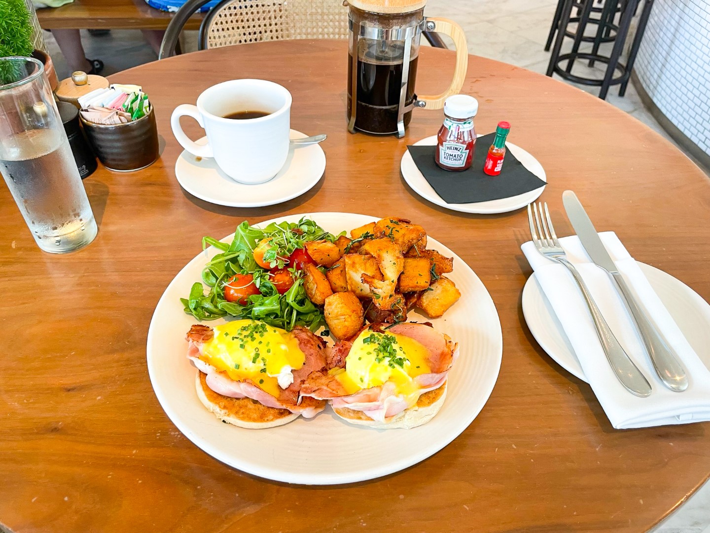 The Miami Beach EDITION The Market Eggs Benedict 