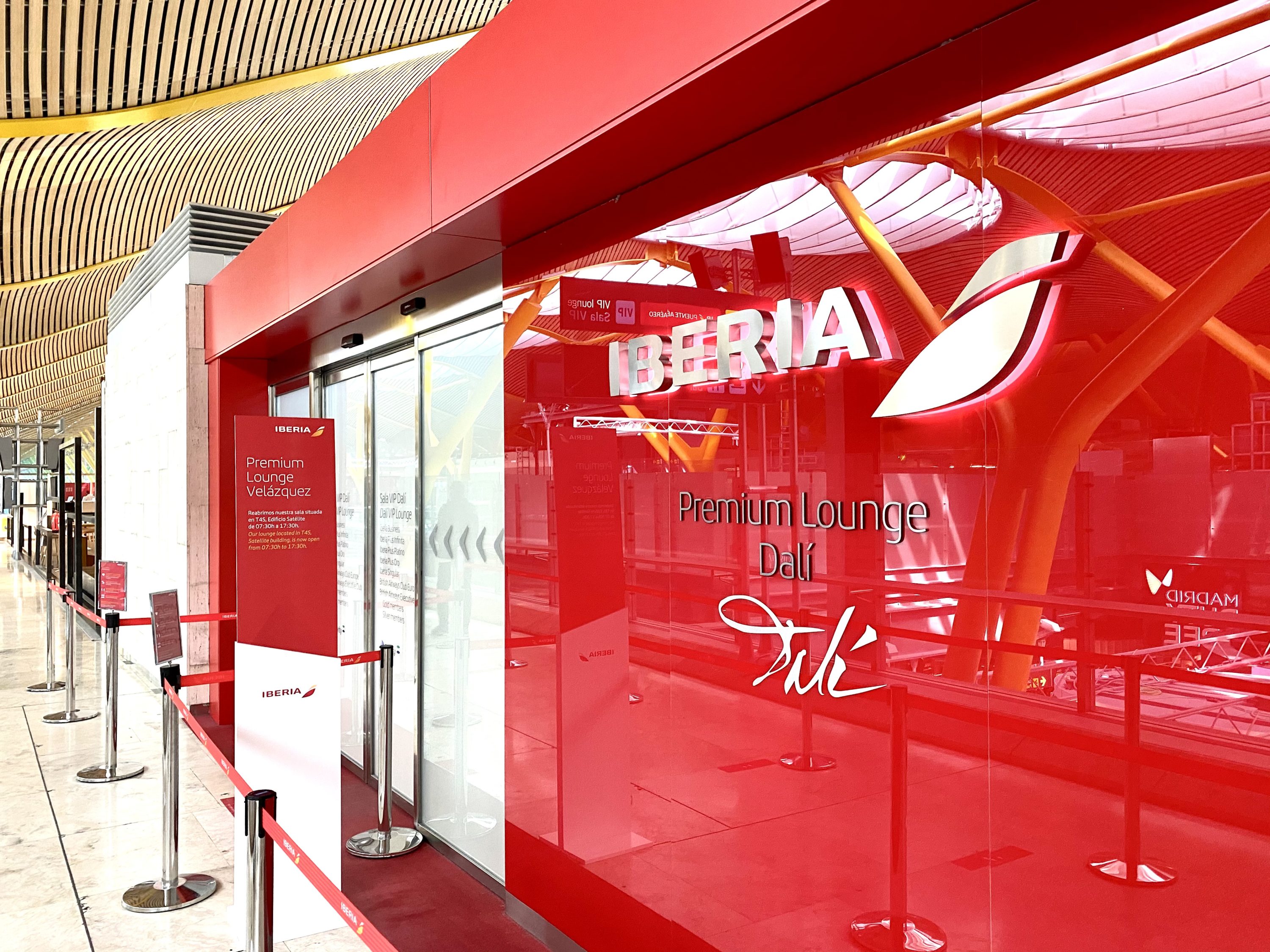 Iberia Sala VIP Dali Madrid entrance