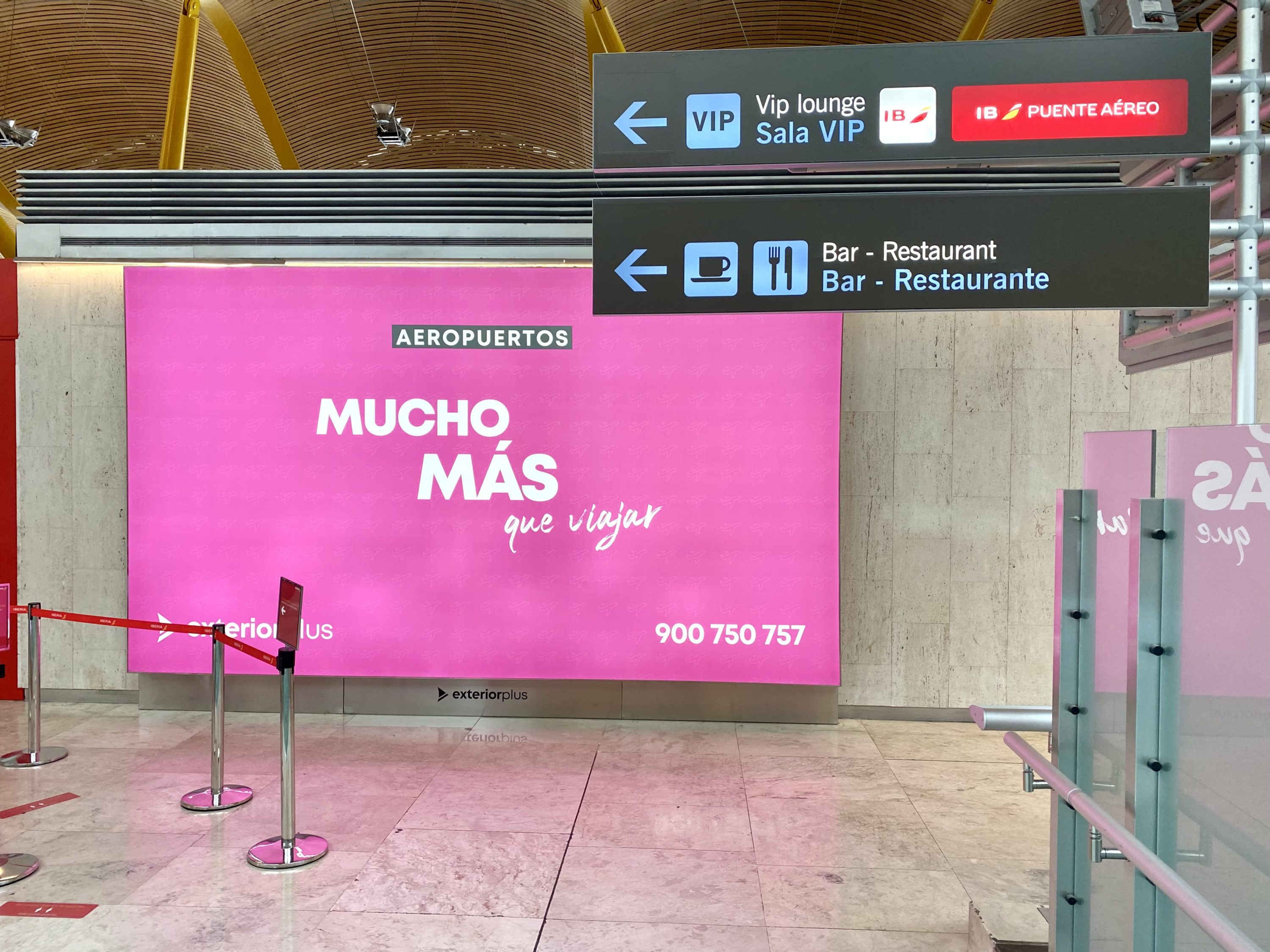Iberia Sala VIP Dali directions at Madrid Airport