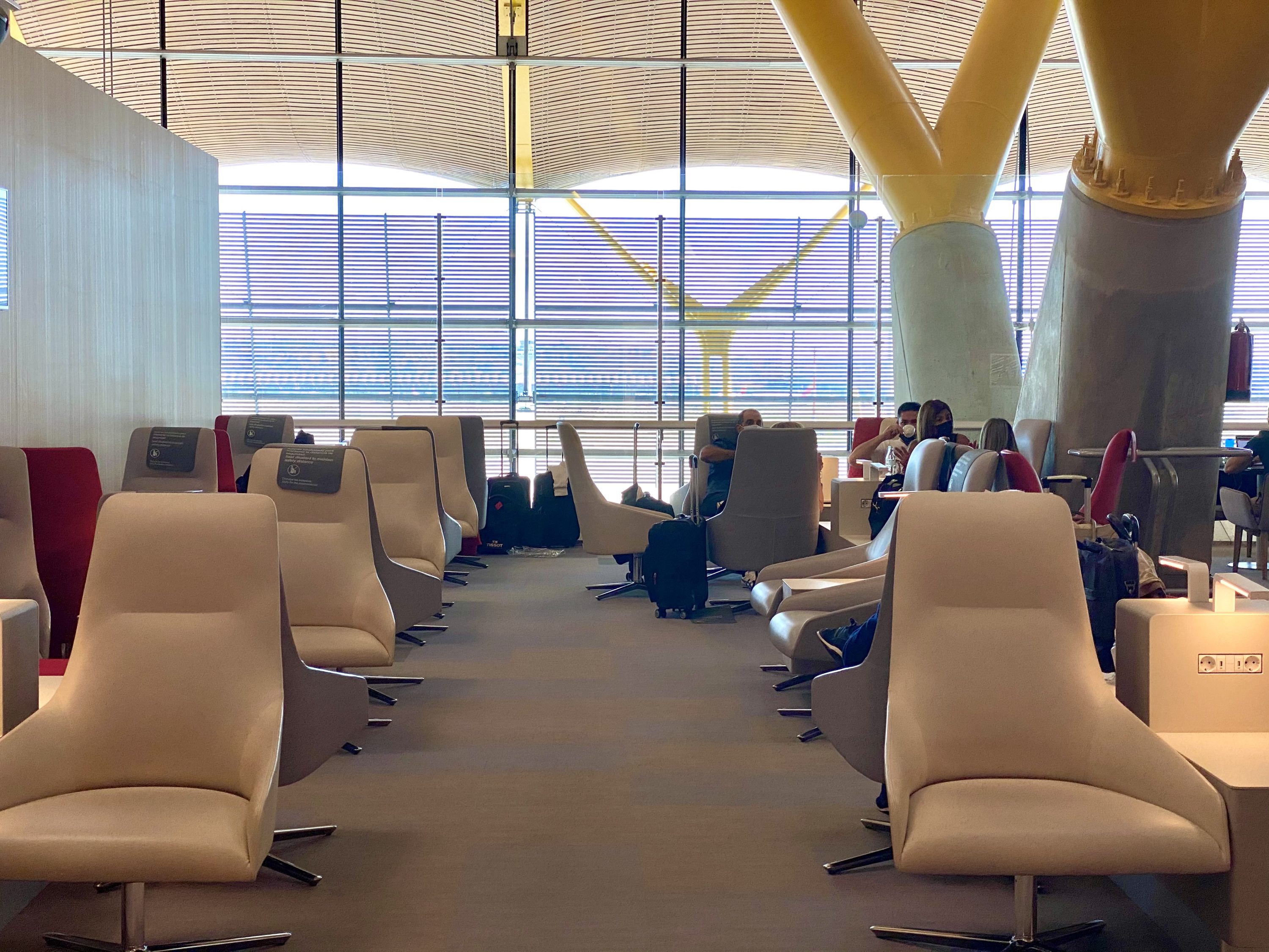 Iberia Sala VIP Dali Madrid more relaxed seating