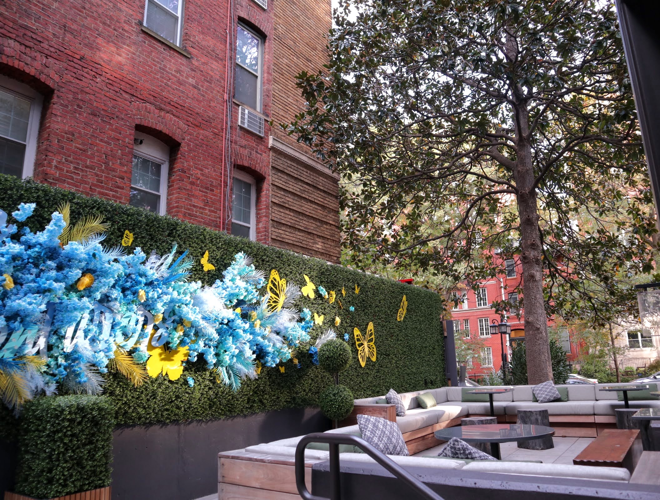 Outdoor courtyard at Viceroy DC