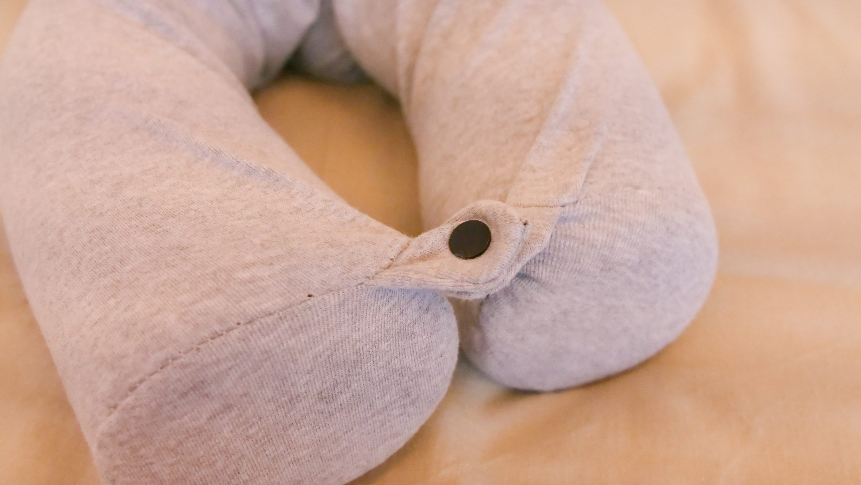Neck pillow size