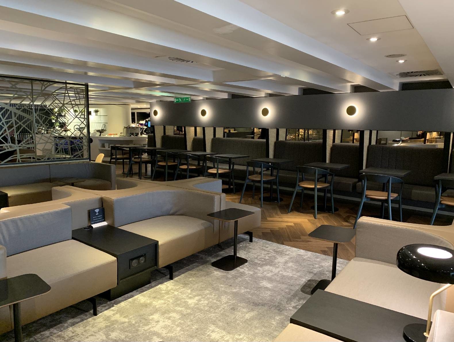 Star Alliance Lounge CDG