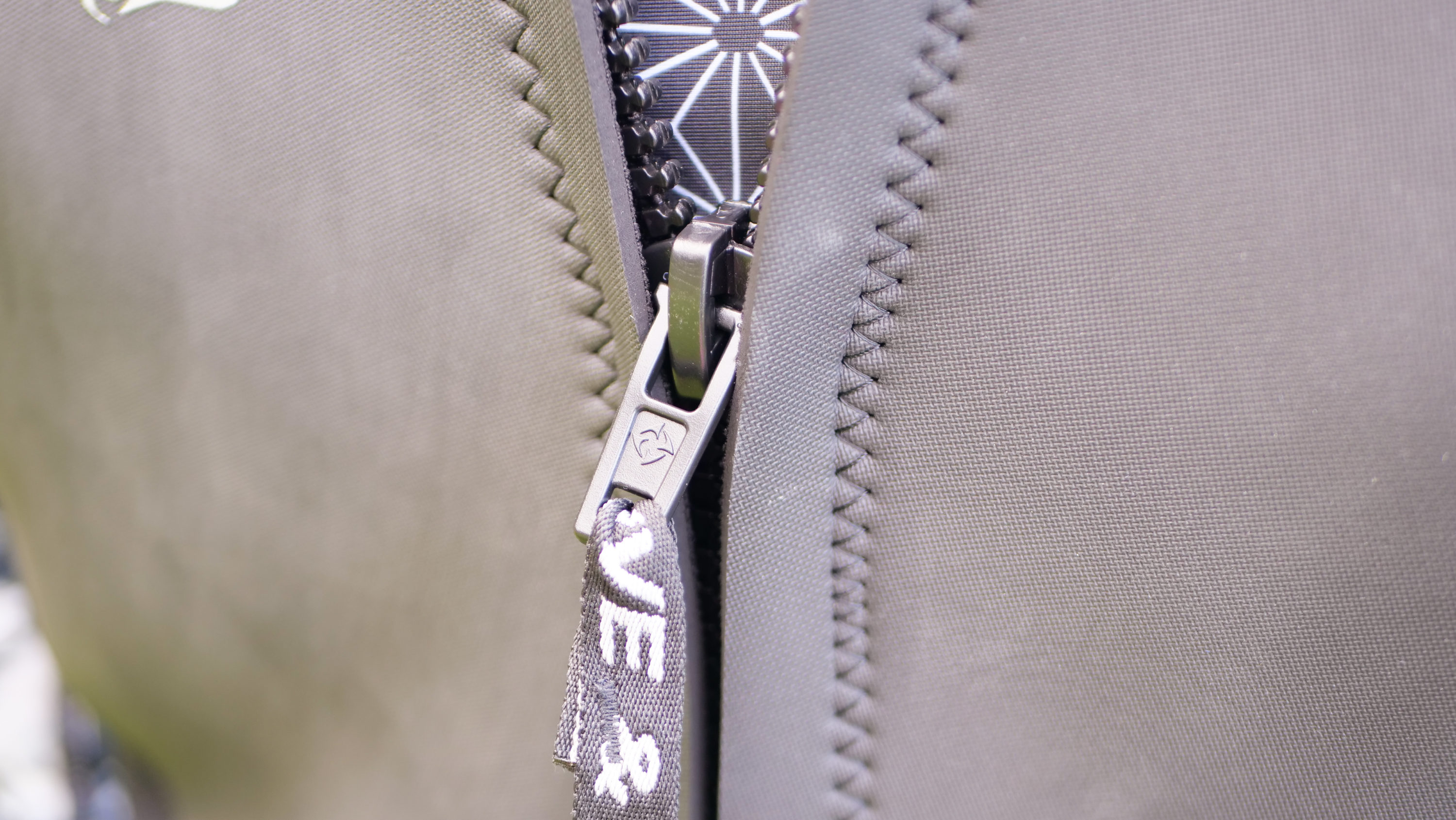 Wetsuit zippers