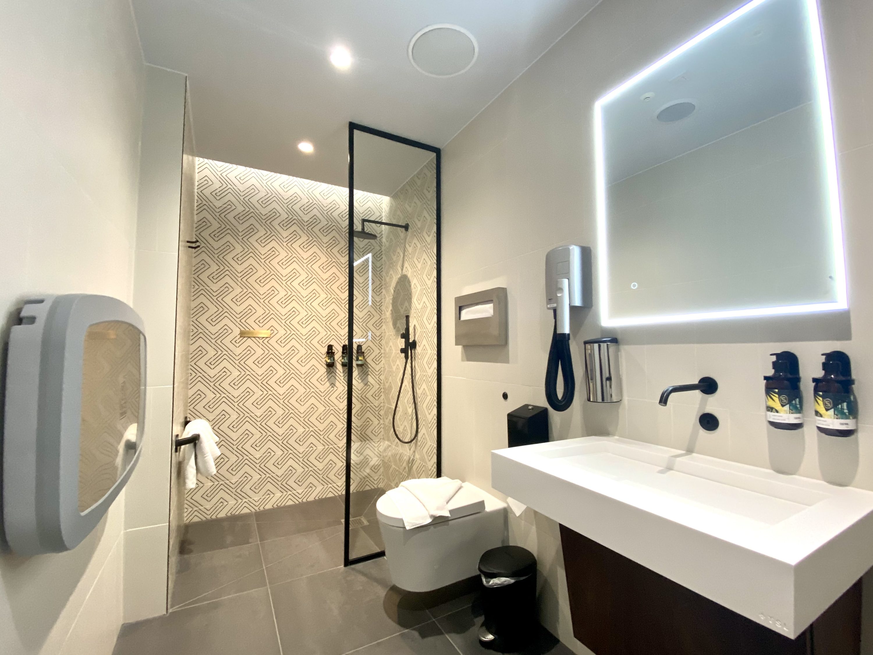 American Express Centurion Lounge Heathrow Terminal 3 shower room including sink area