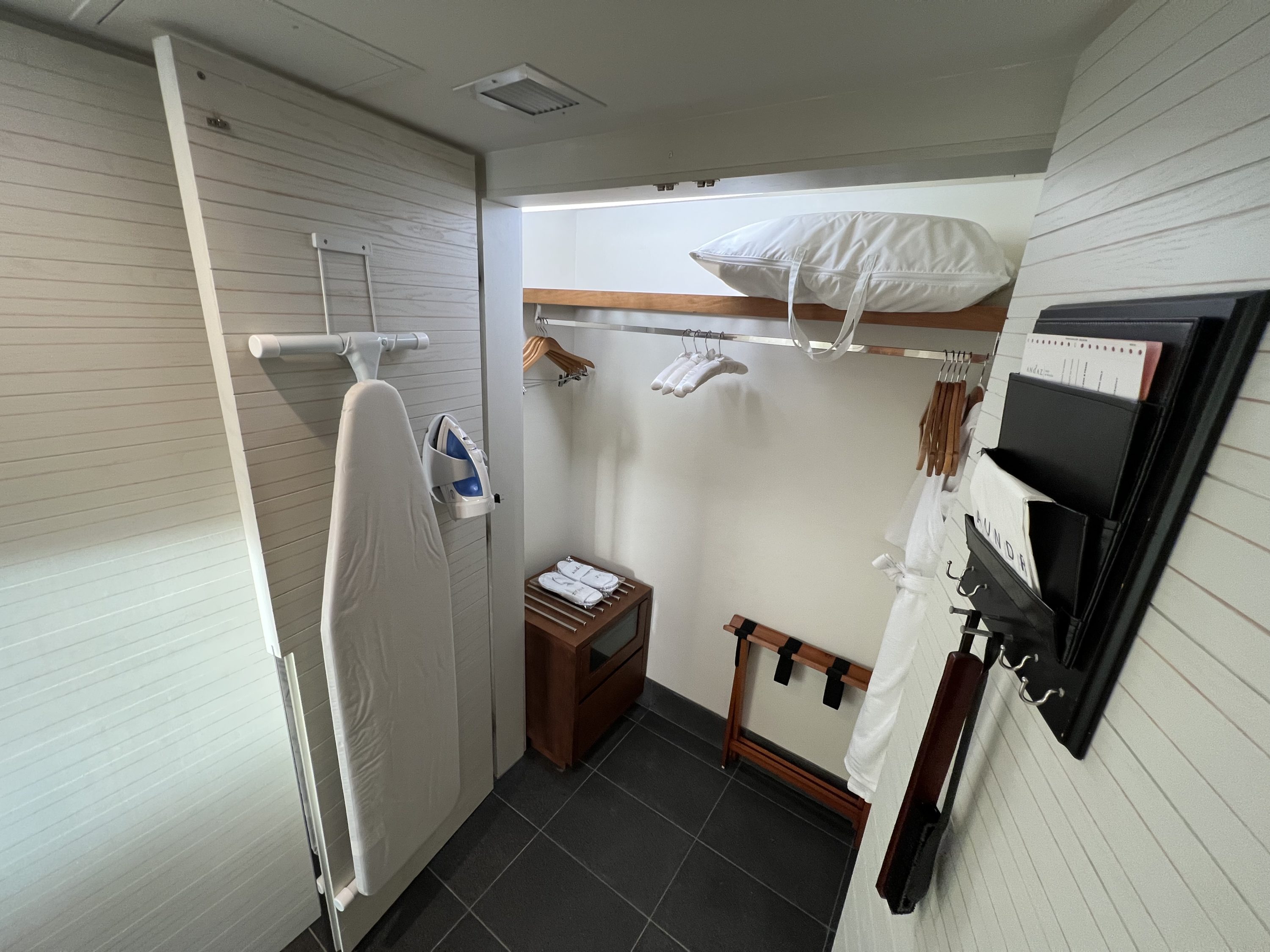 Andaz Maui Andaz Suite Closet