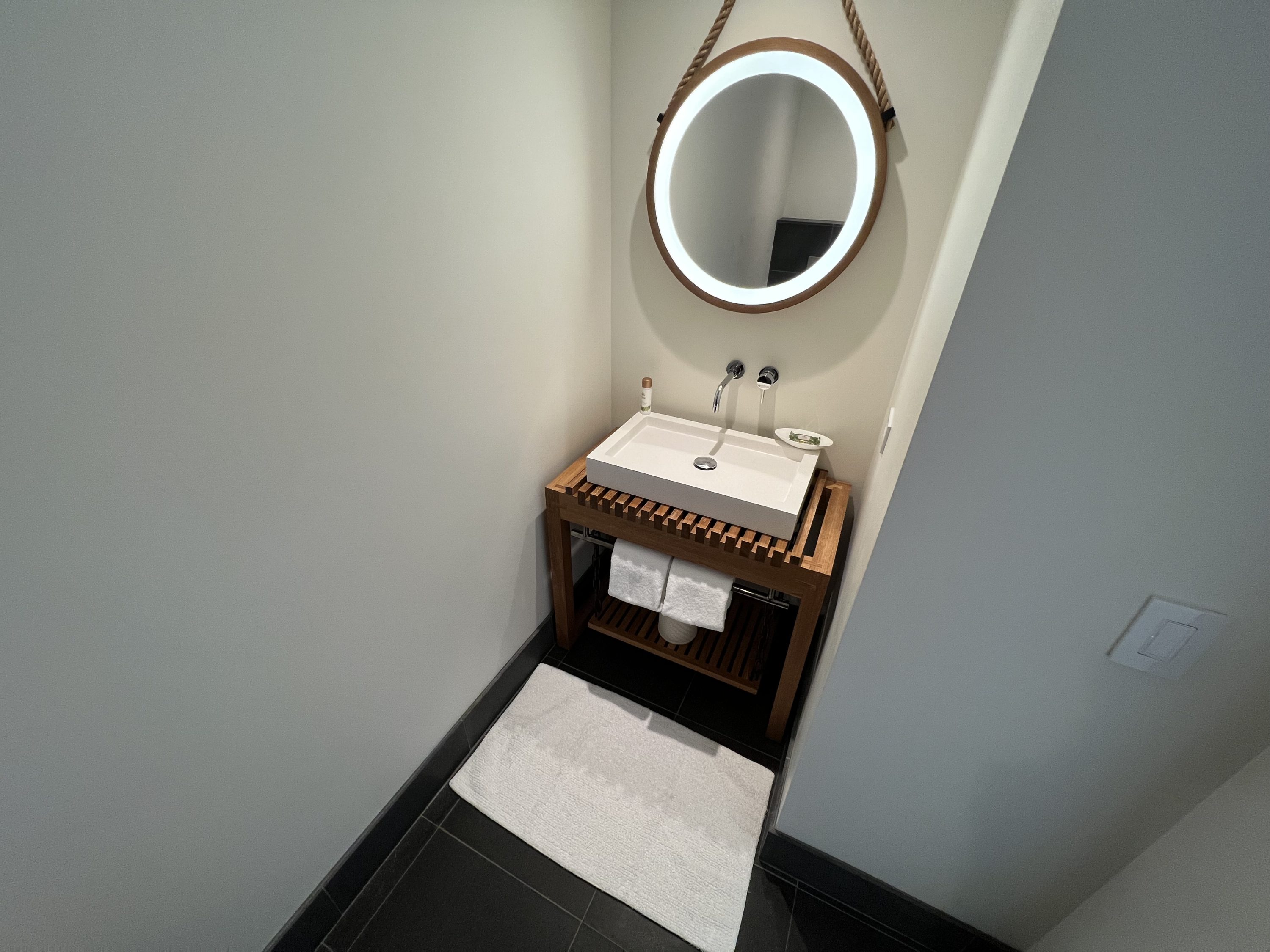 Andaz Maui Andaz Suite Powder Room