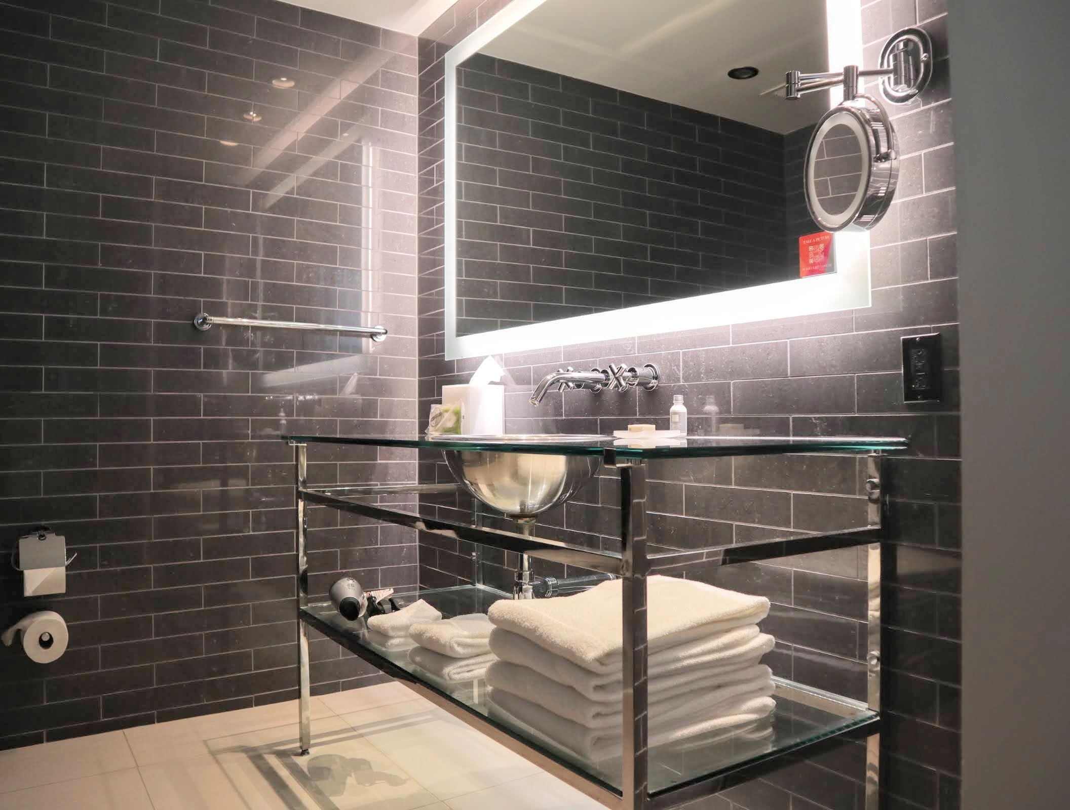 Bathroom in Queen Room