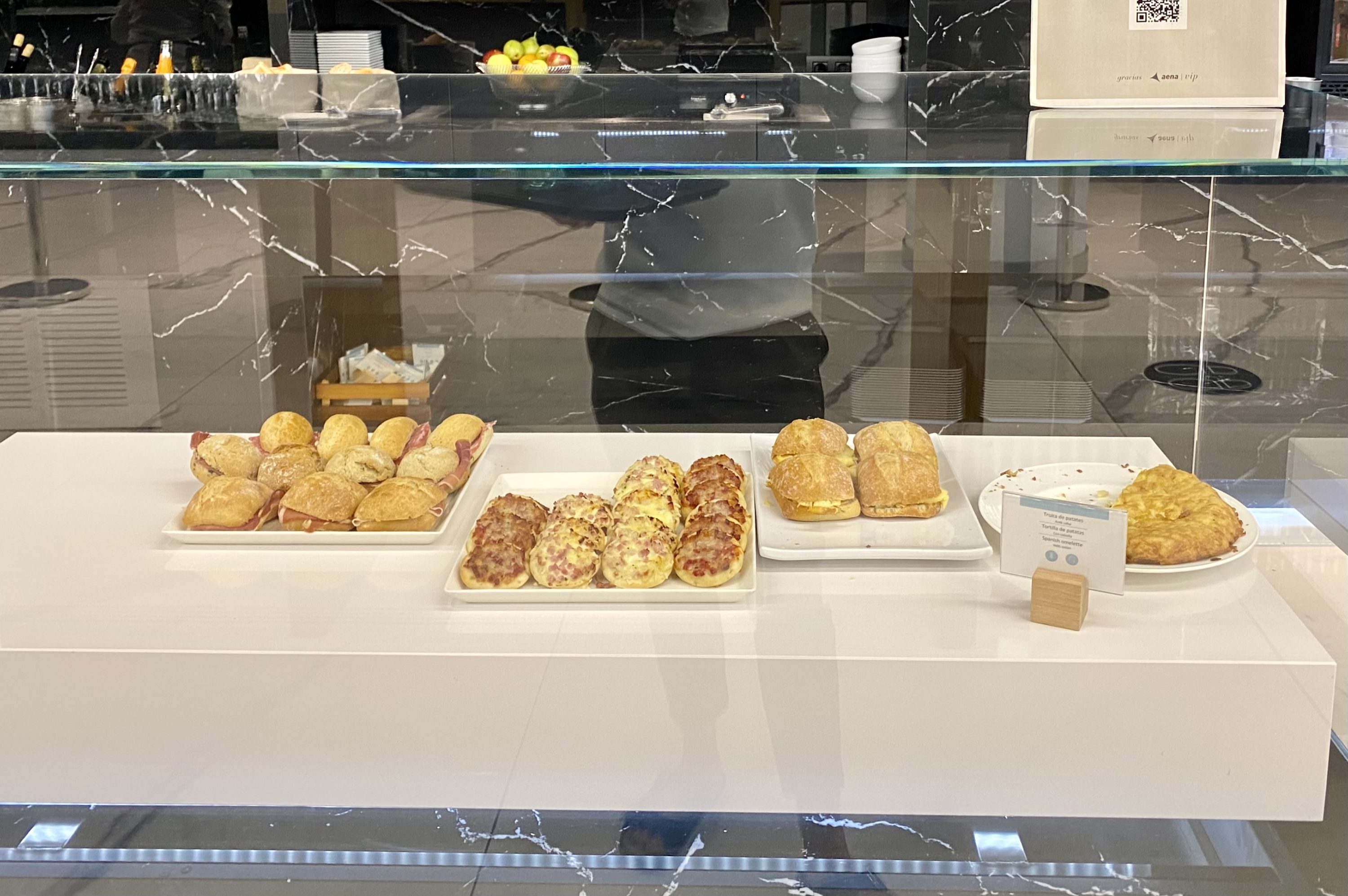 British Airways Club Europe A321neo Joan Miro lounge cold snacks