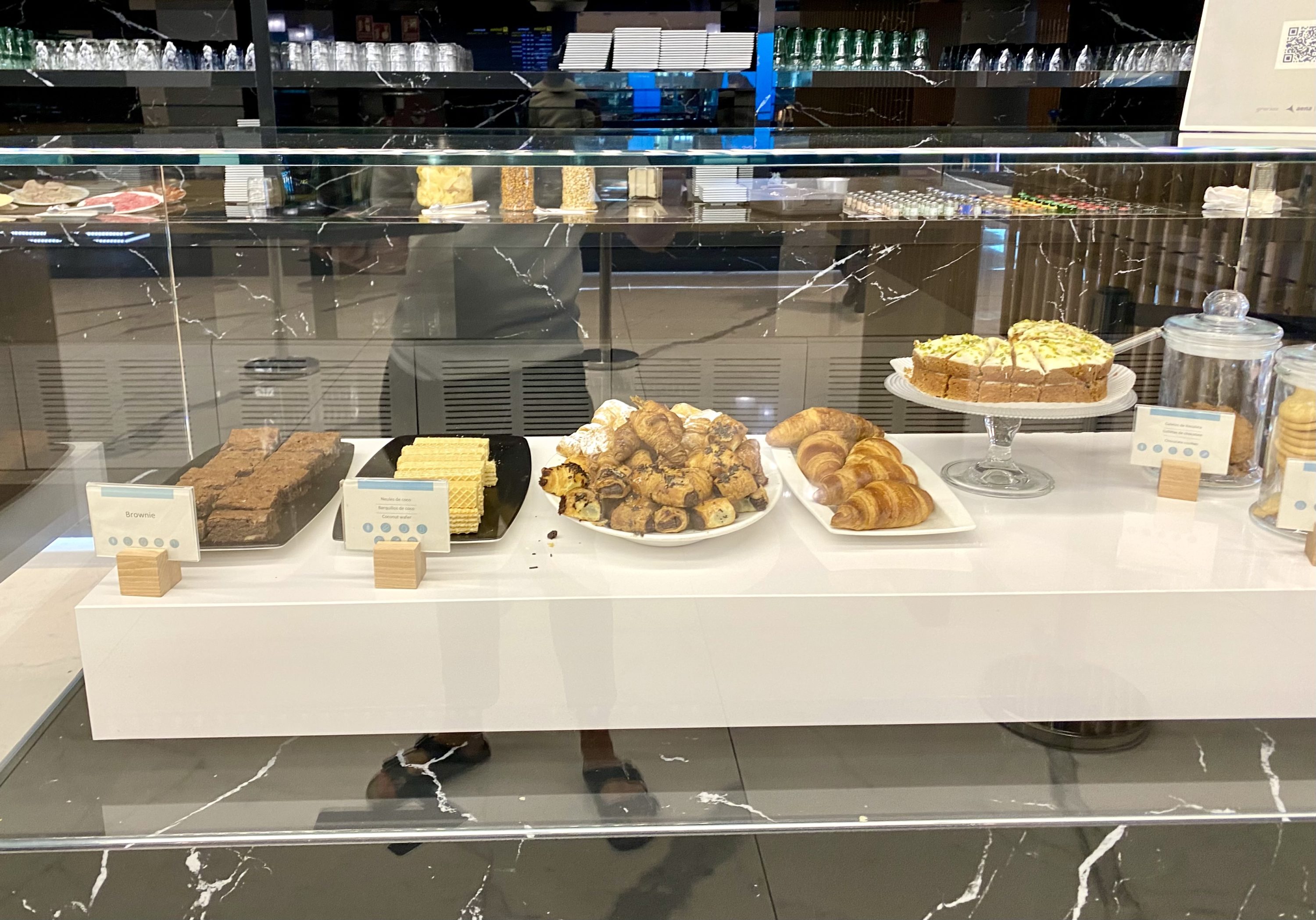 British Airways Club Europe A321neo Joan Miro lounge desserts