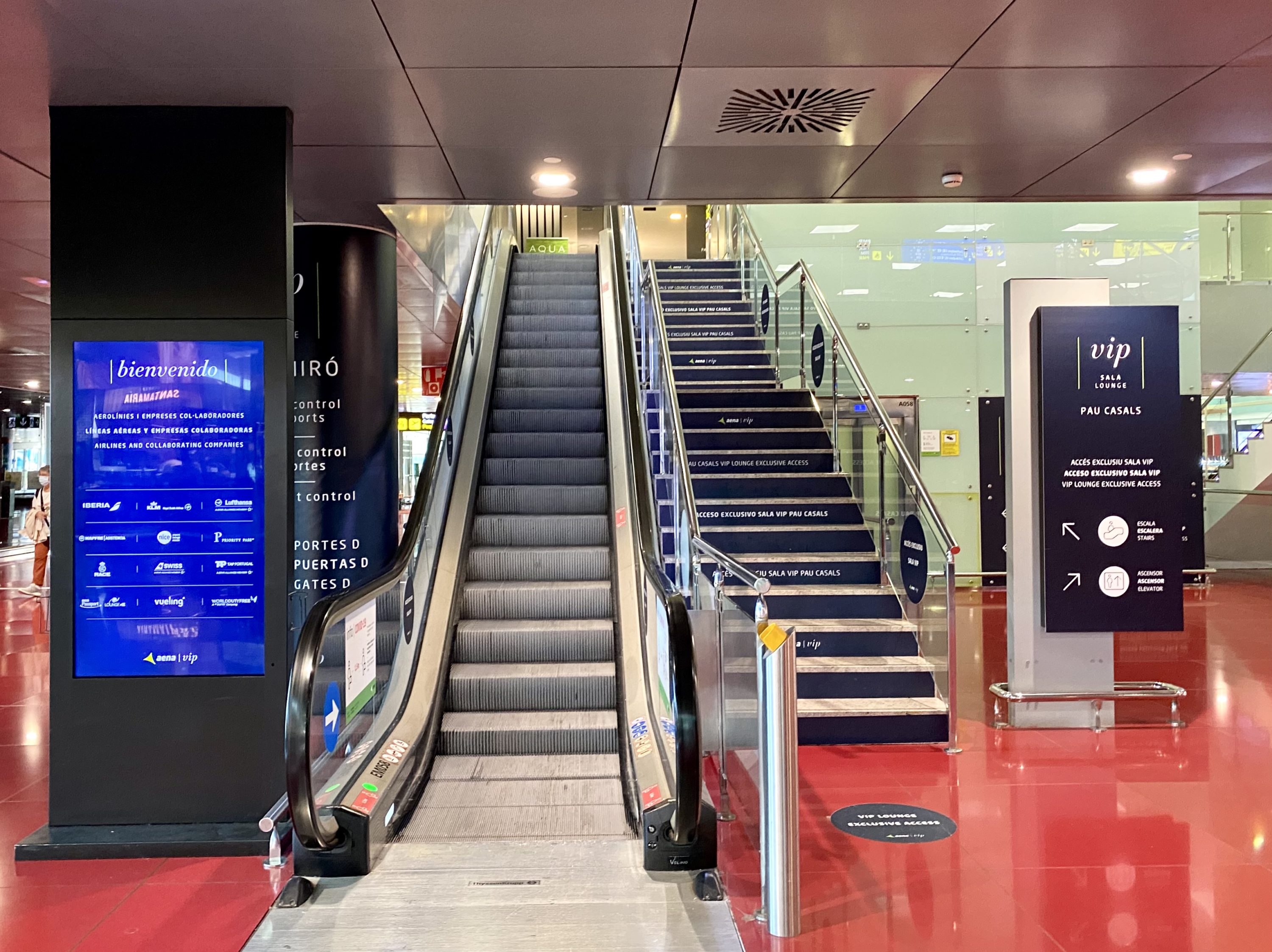 British Airways Club Europe A321neo Pau Casals lounge entrance