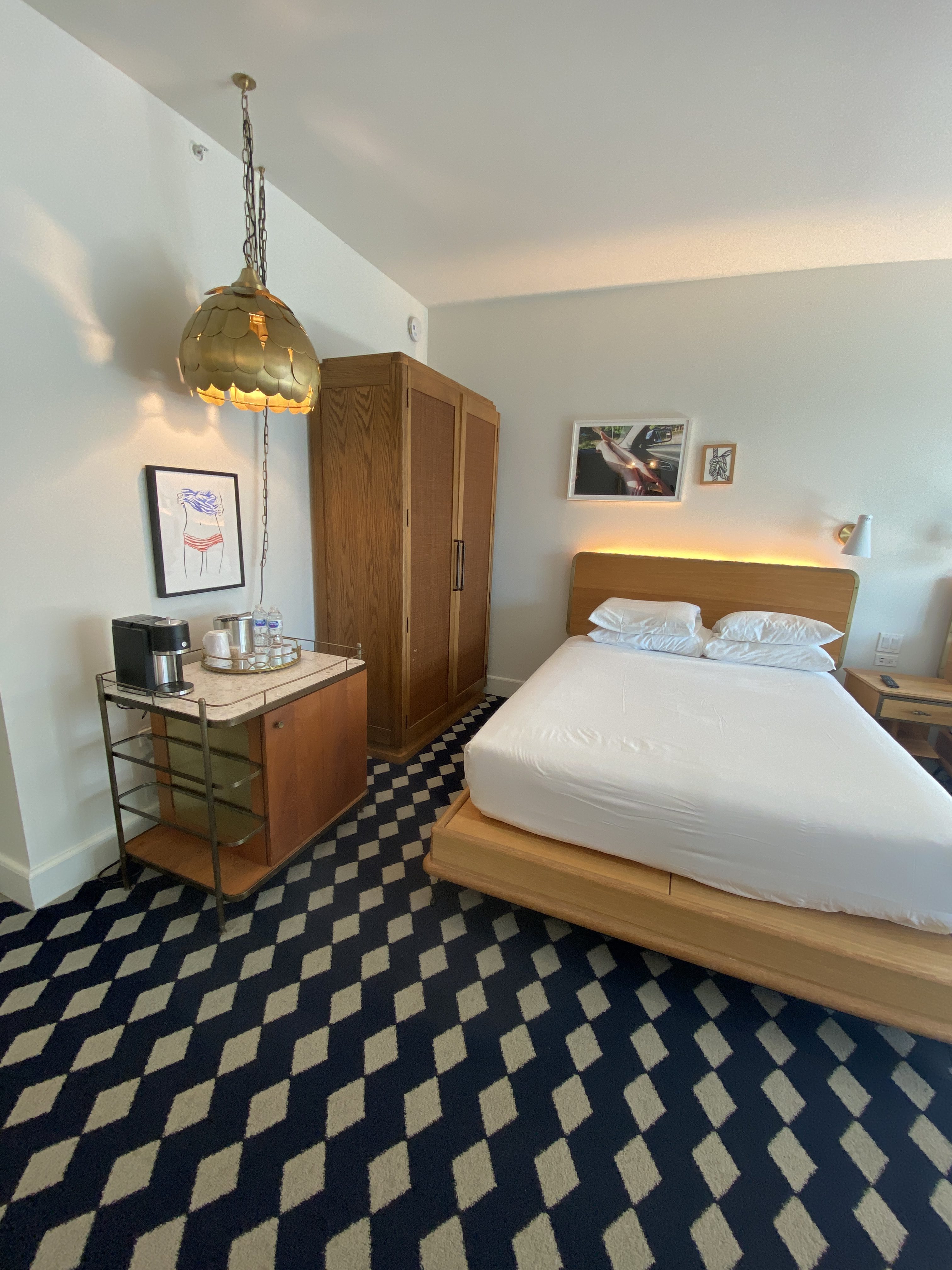 Confidante Room