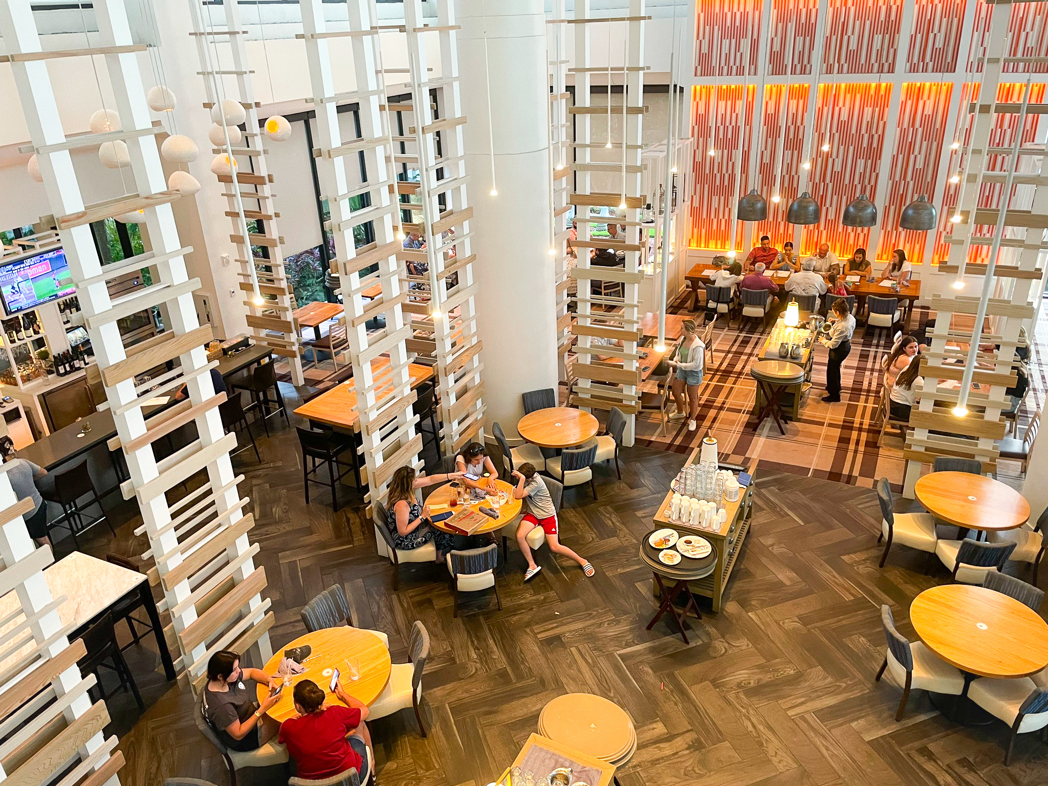 LakeHouse tables at the Hyatt Regency Grand Cypress Orlando