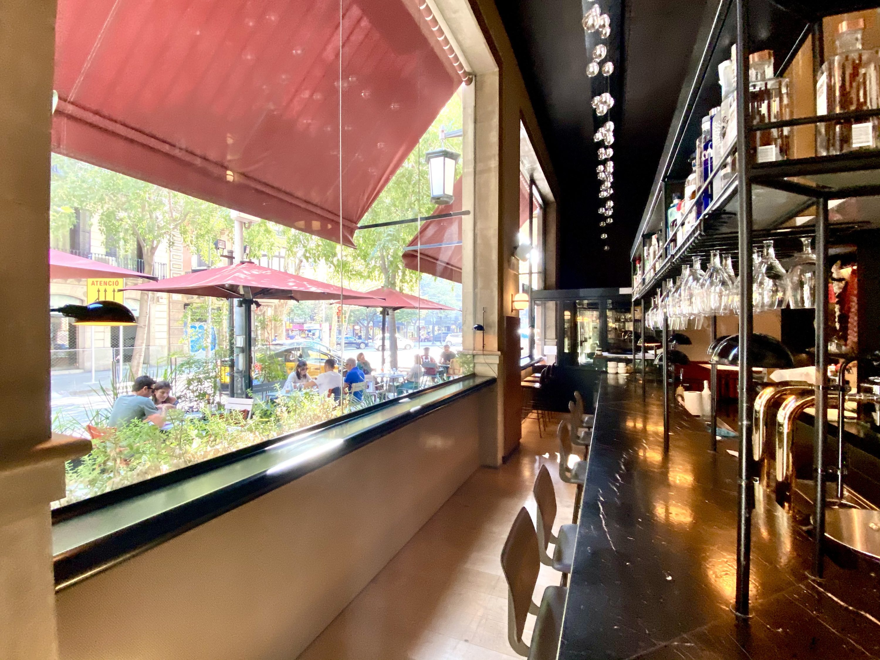 Alexandra Hotel Barcelona Curio Collection by Hilton lobby bar