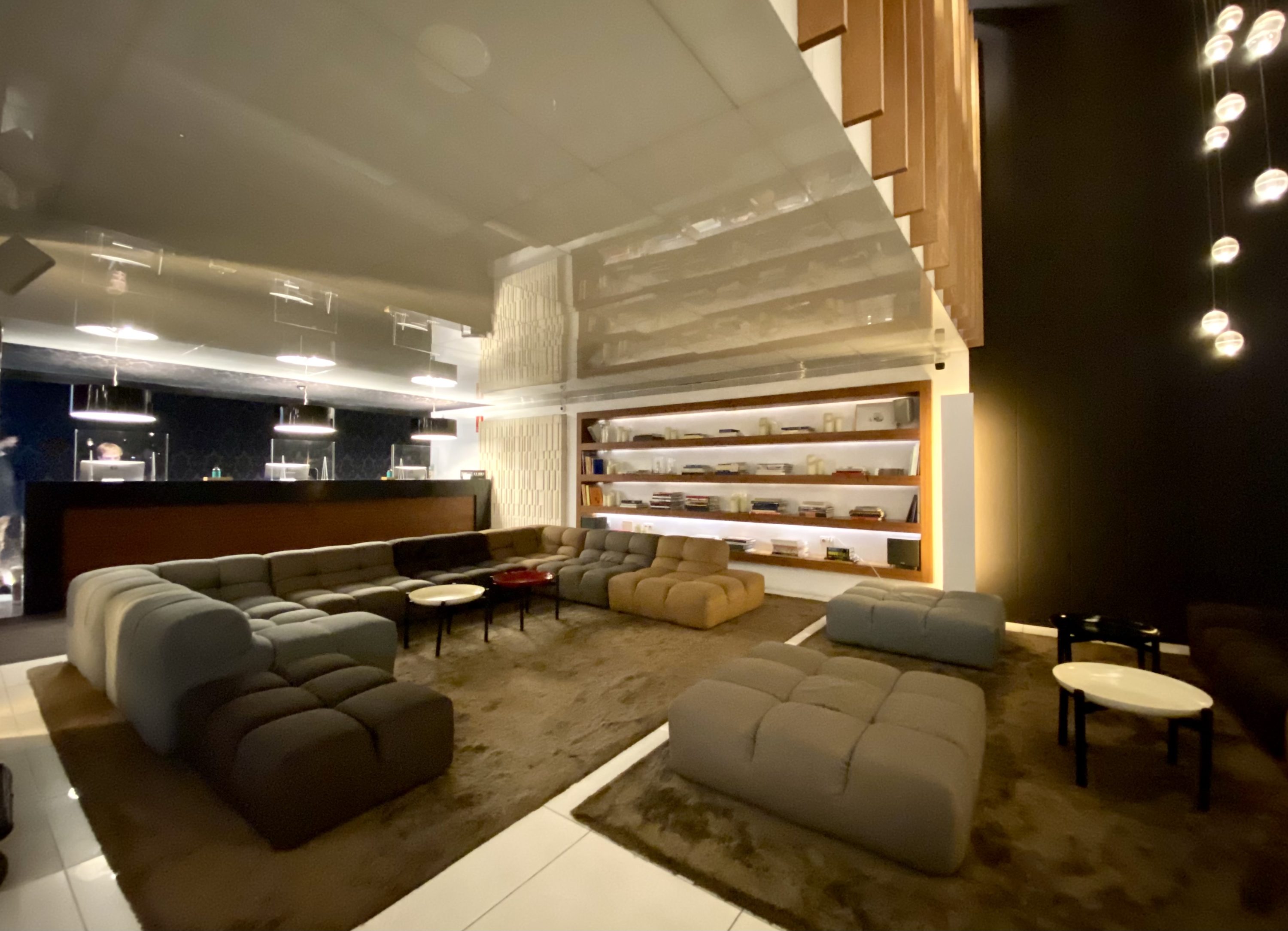 Alexandra Hotel Barcelona Curio Collection by Hilton reception area