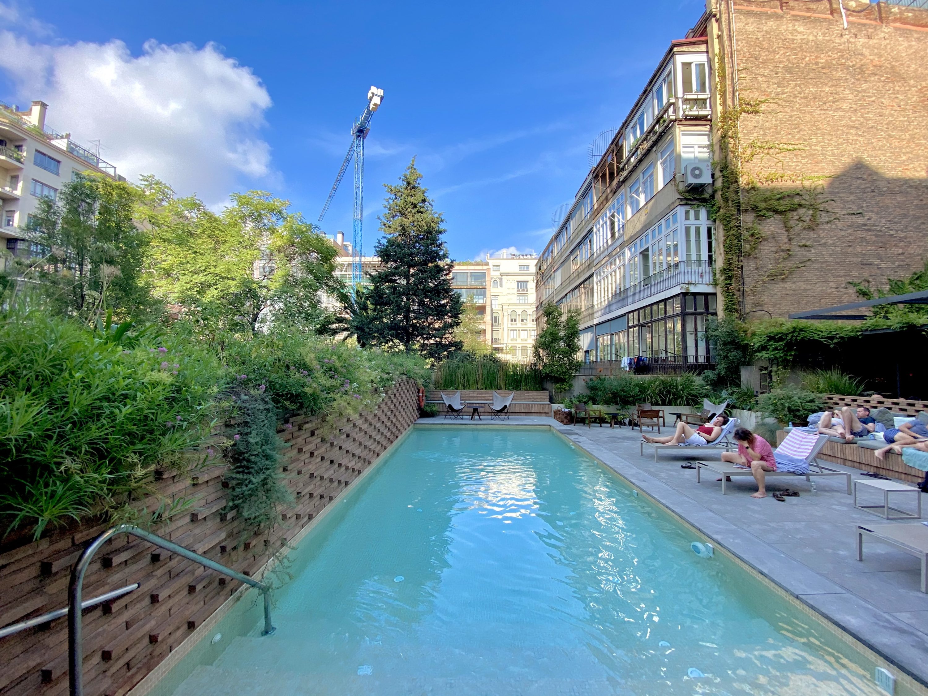 Alexandra Hotel Barcelona Curio Collection by Hilton rooftop pool