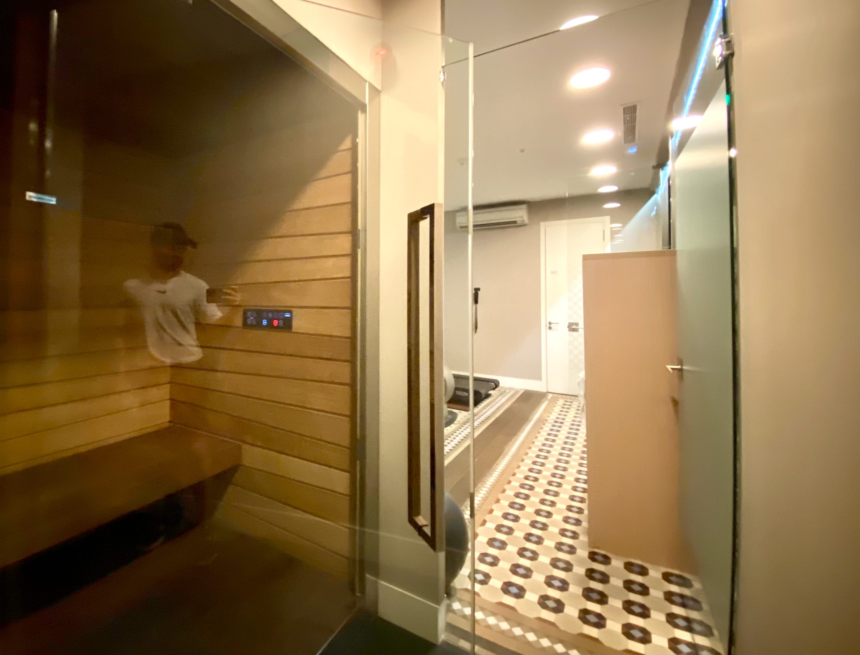 Alexandra Hotel Barcelona Curio Collection by Hilton sauna