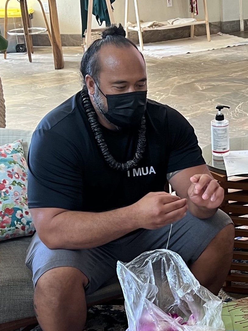 Andaz Maui Lei Making Class Instructor
