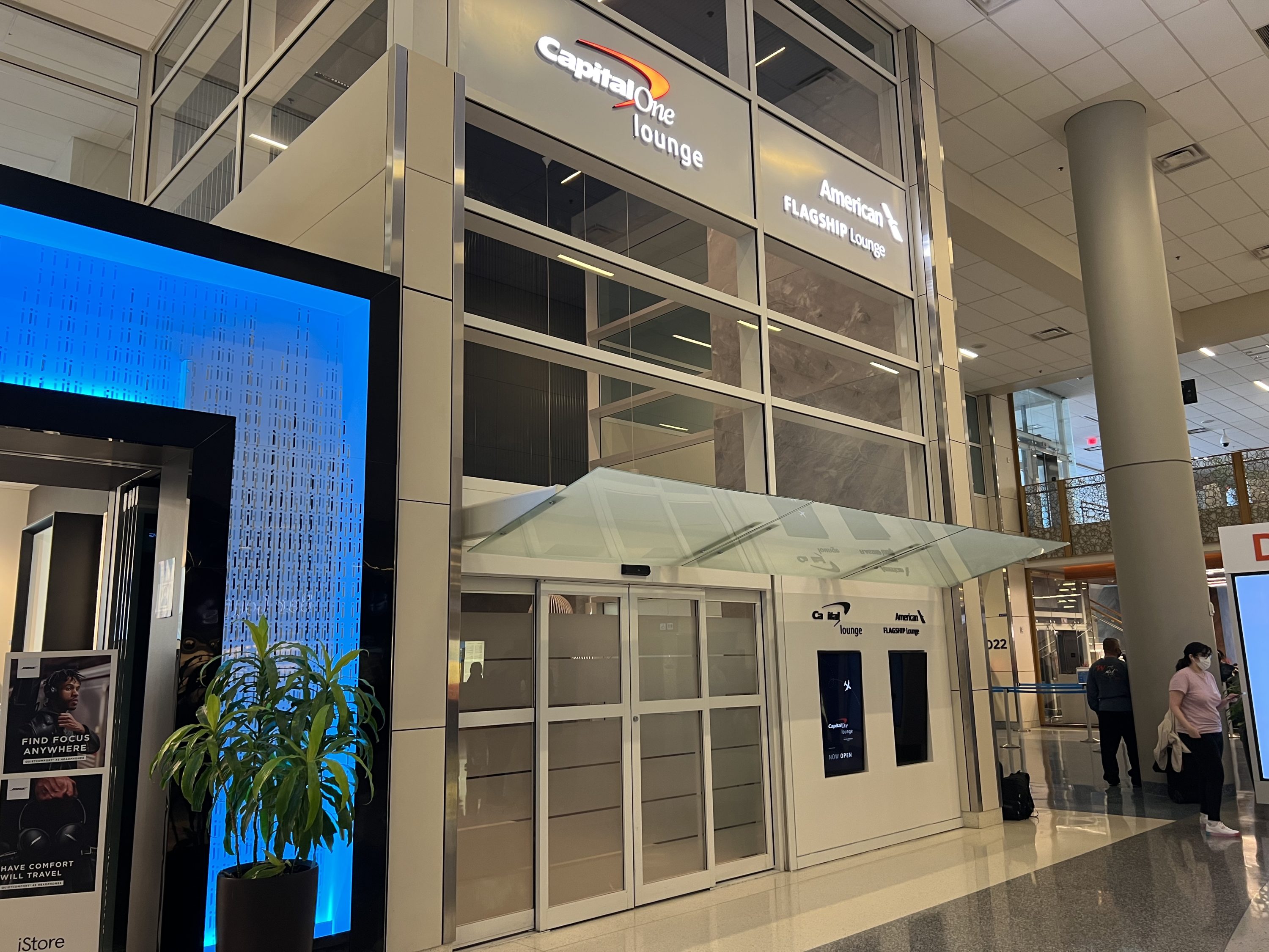 Capital One Lounge DFW Entrance