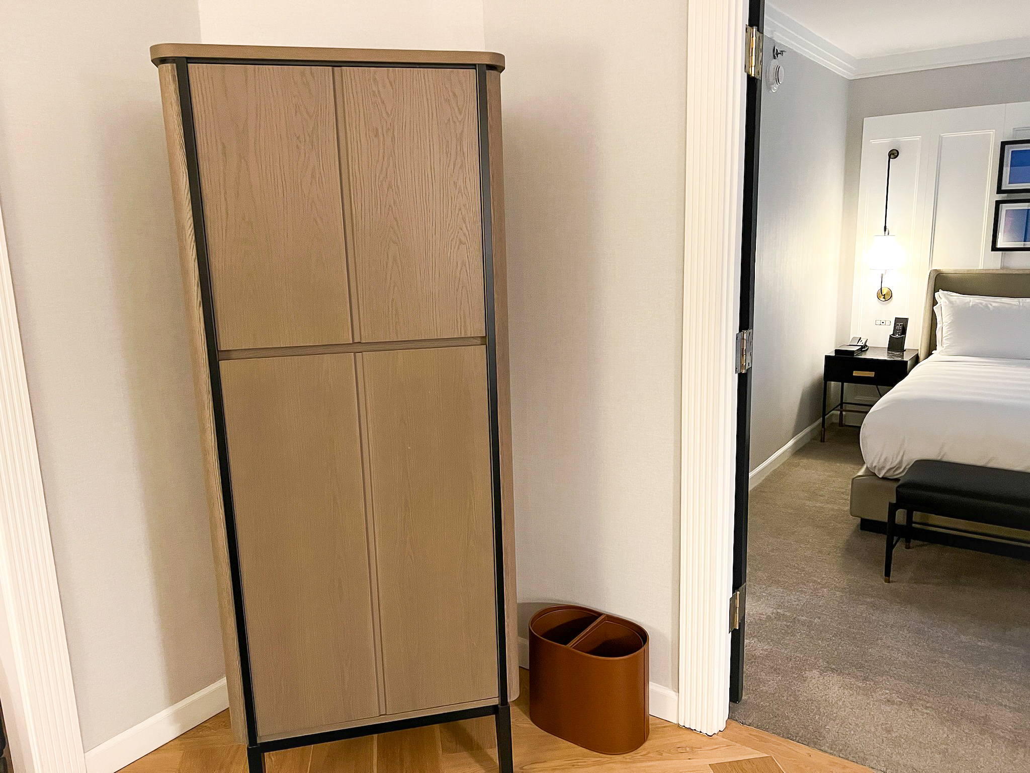 Conrad New York Midtown minbar closet