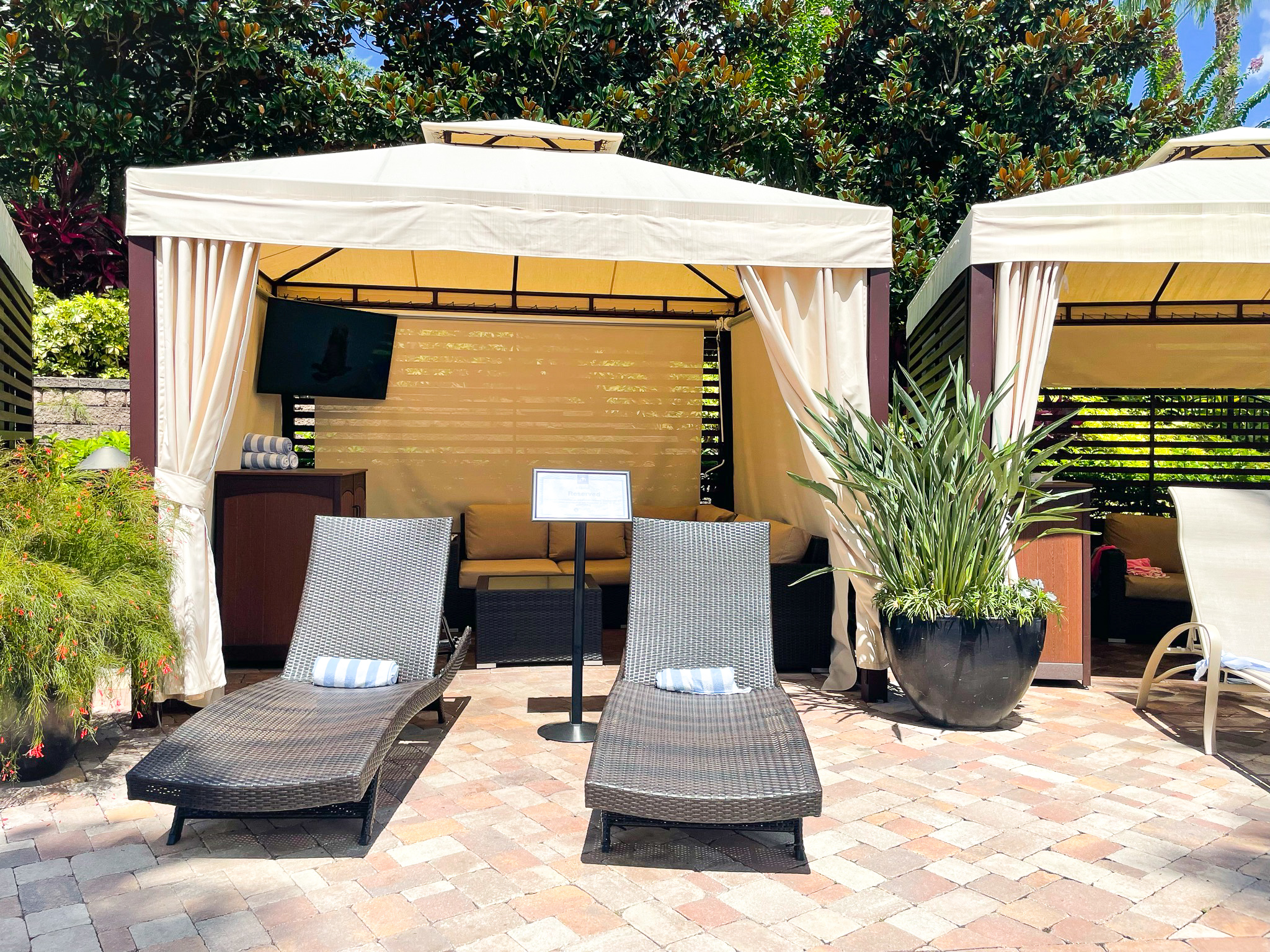 Hyatt Regency Orlando Cabanas
