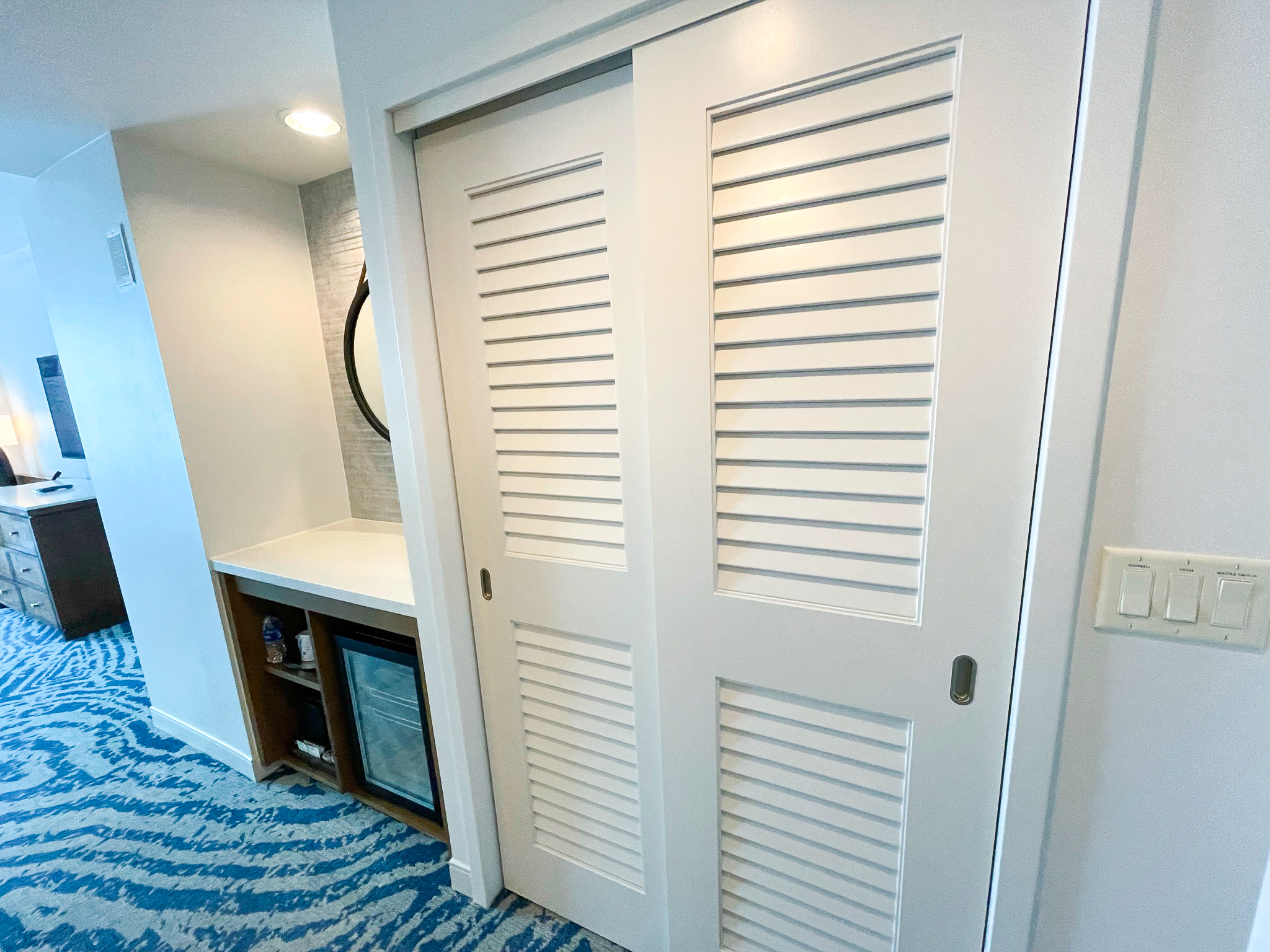 Hyatt Regency Orlando closet