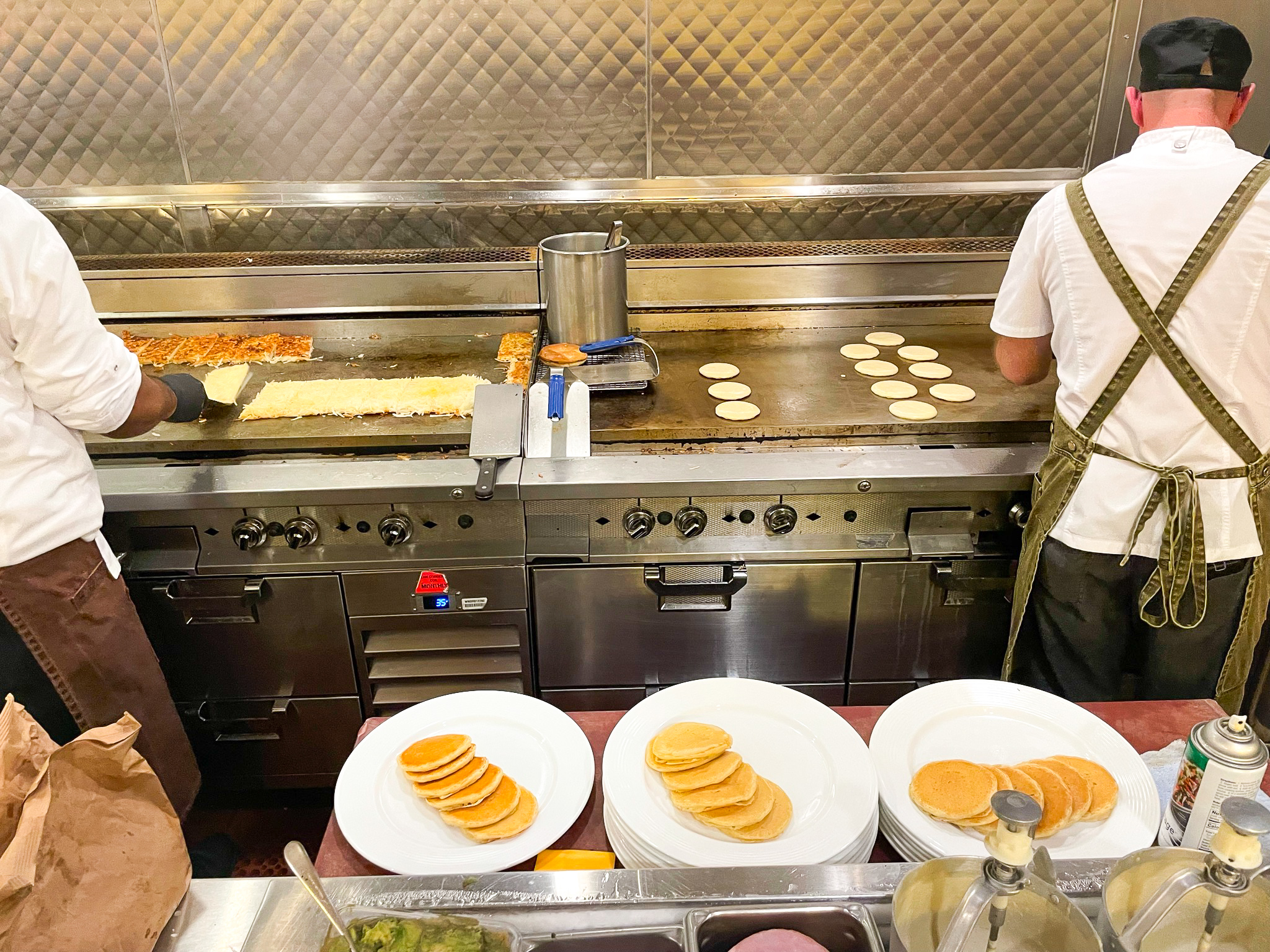 Hyatt Regency Orlando diner kitchen