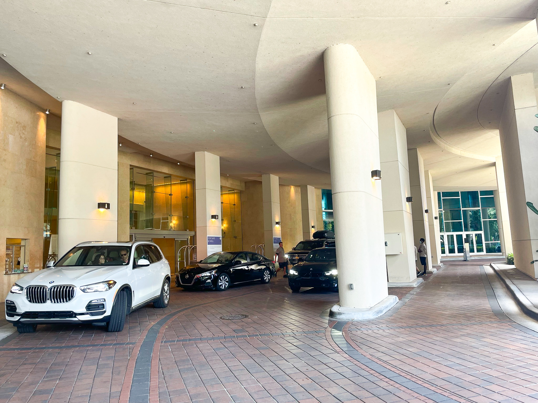 Hyatt Regency Orlando driveway
