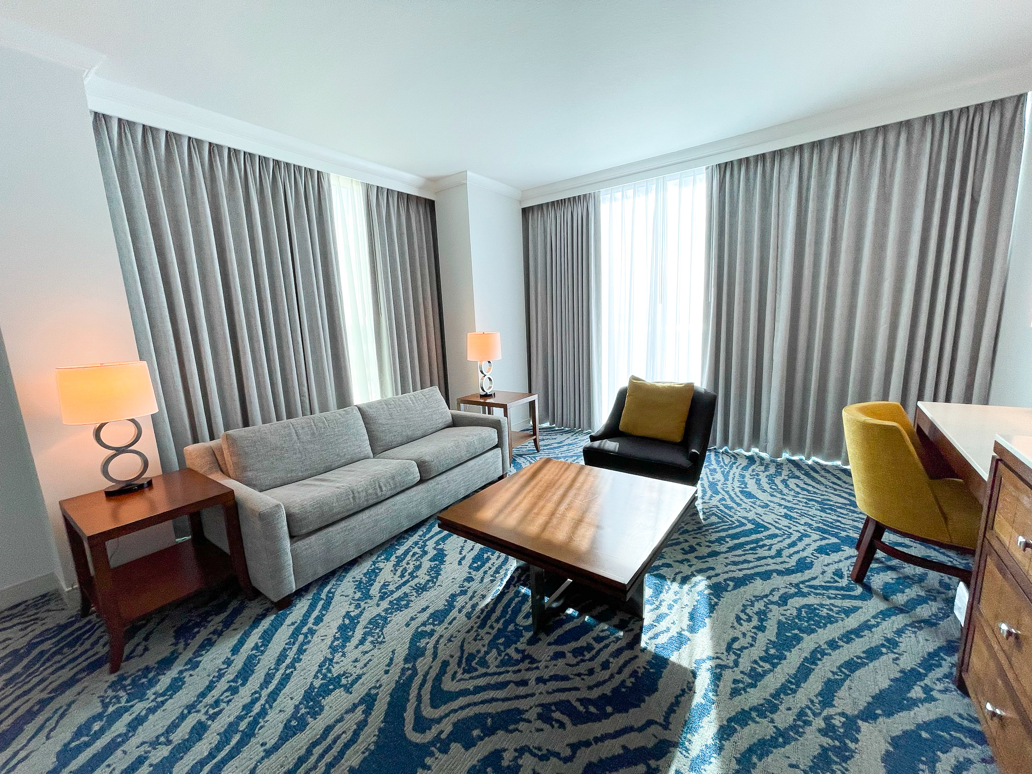 Hyatt Regency Orlando living room area
