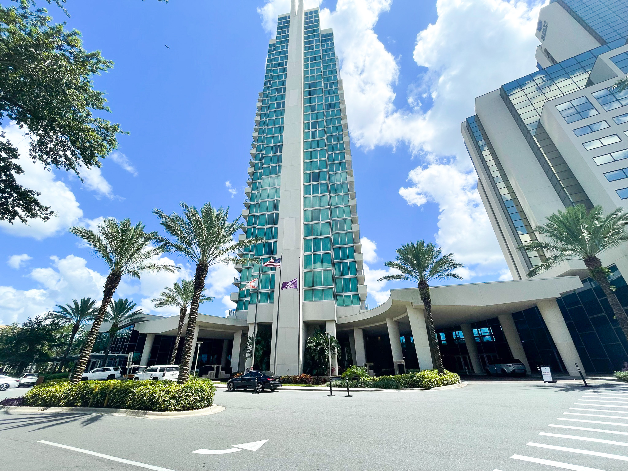 Hyatt Regency Orlando driveway