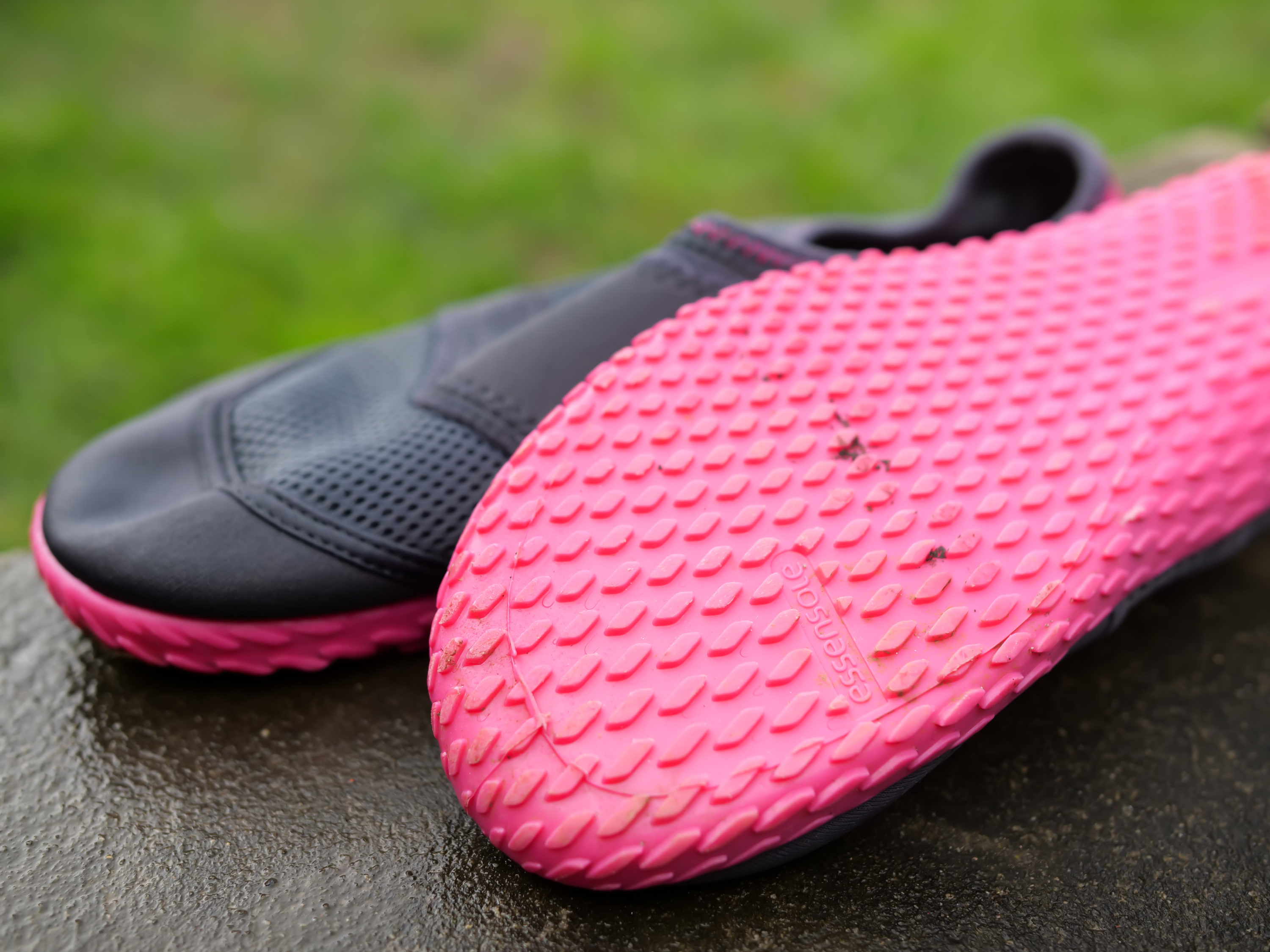 Water shoe traction