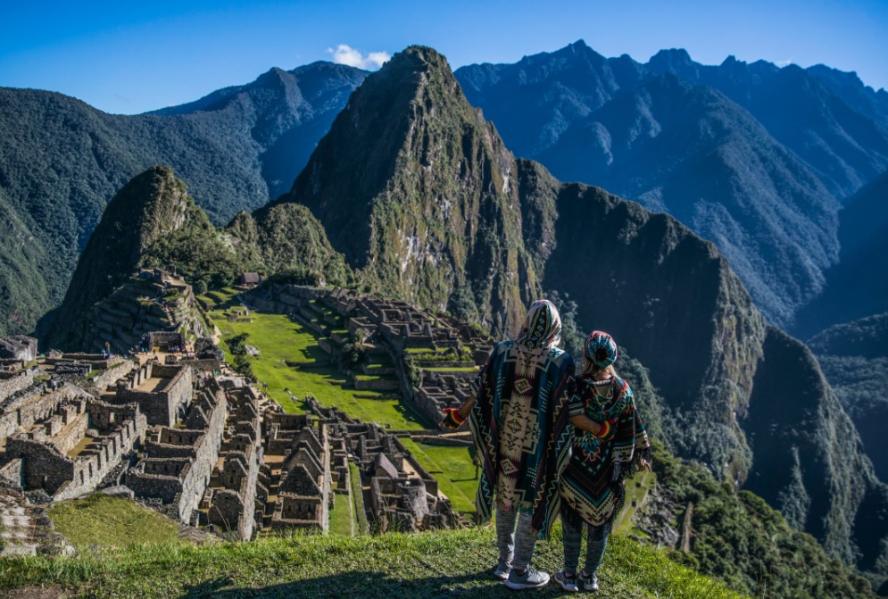 Couple at Machu Picchu Couple at Machu Picchu