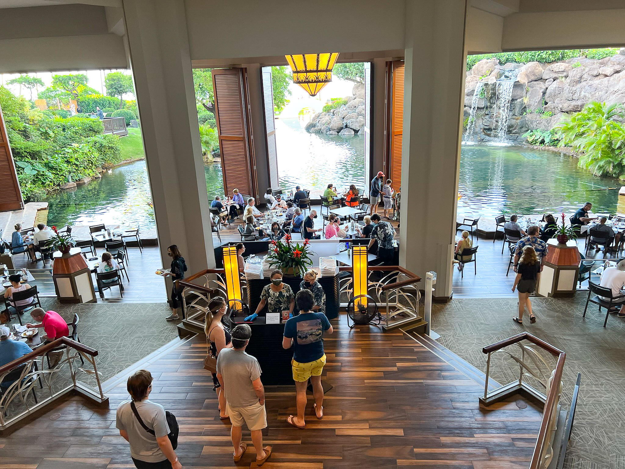 Hyatt Regency Maui Resort and Spa Swan Court Breakfast
