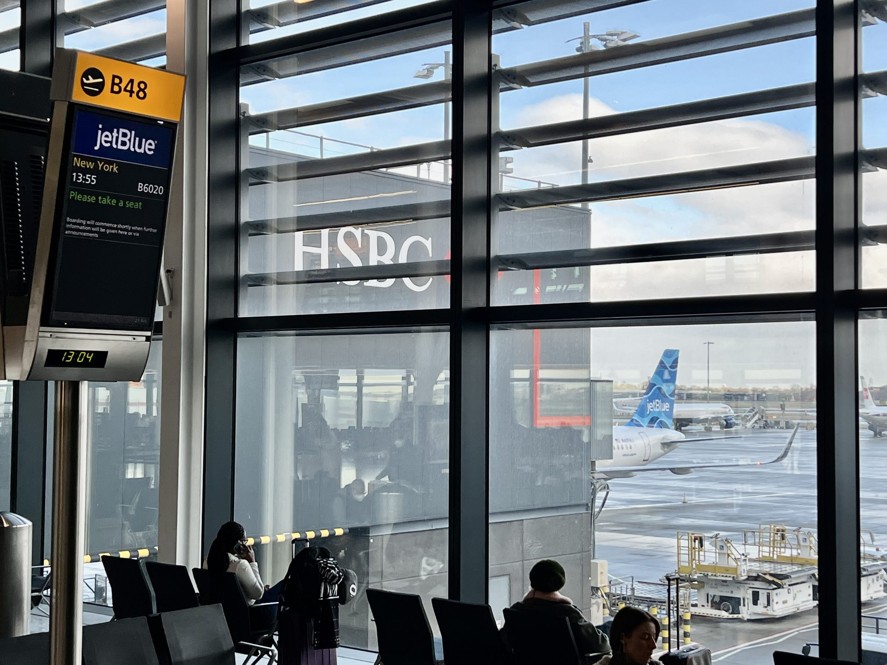 JetBlue Mint A321LR Gate B48