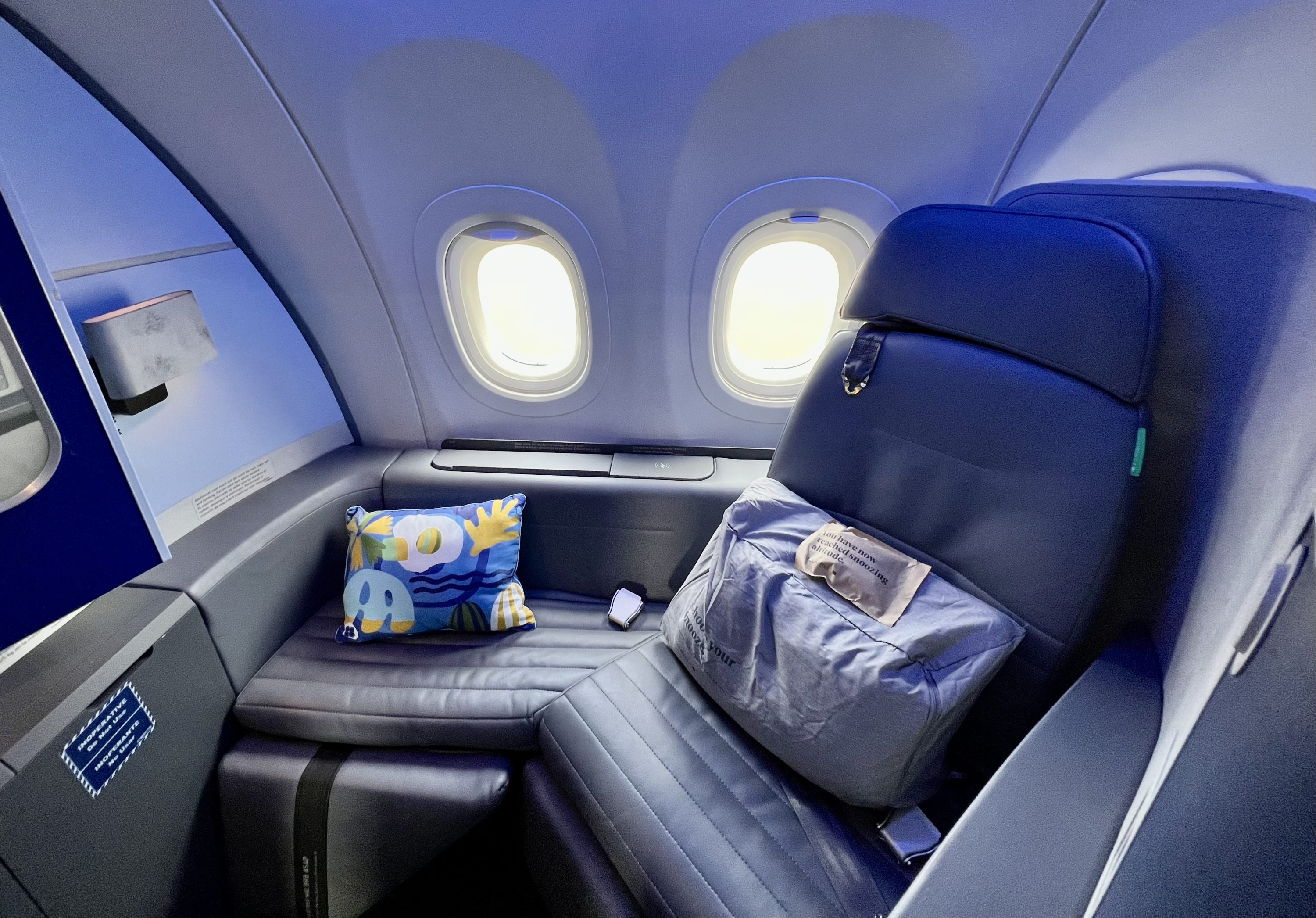 JetBlue Mint A321LR Mint Studio Seat 1F JetBlue Mint A321LR Mint Studio Seat 1F