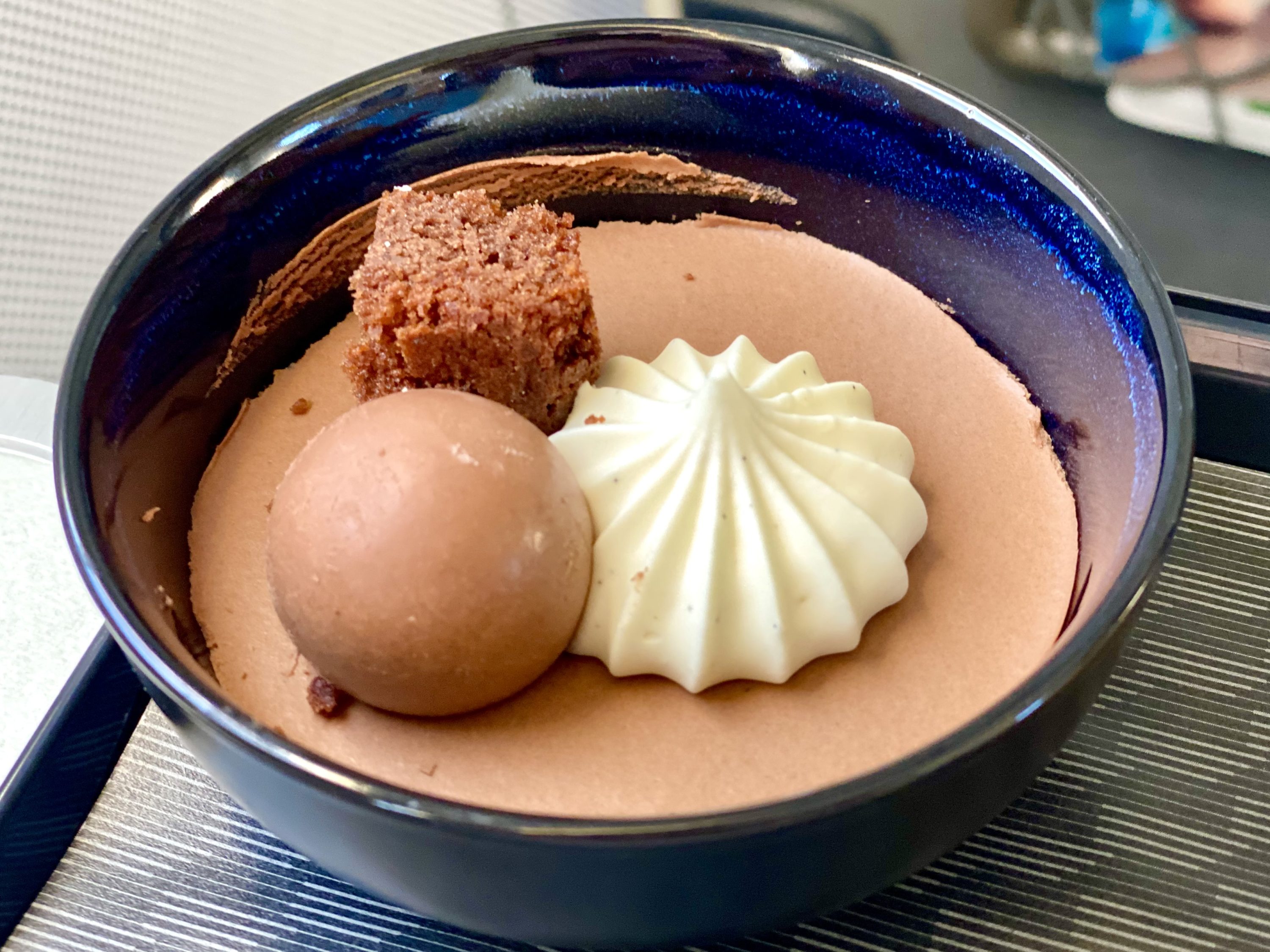 Lufthansa European business class Embraer E190 chocolate mousse