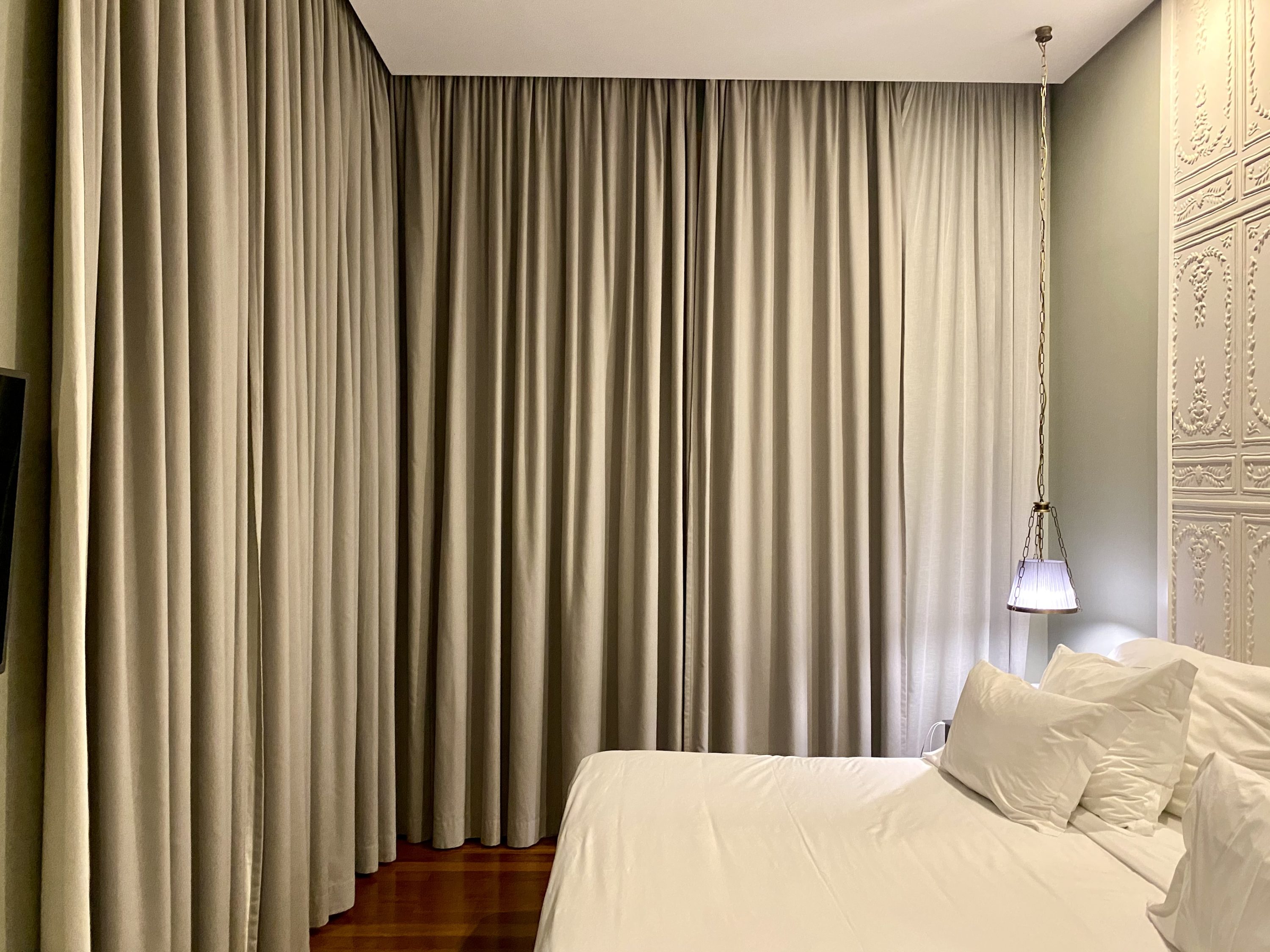 Pousada de Lisboa Small Luxury Hotels of the World bedroom curtains