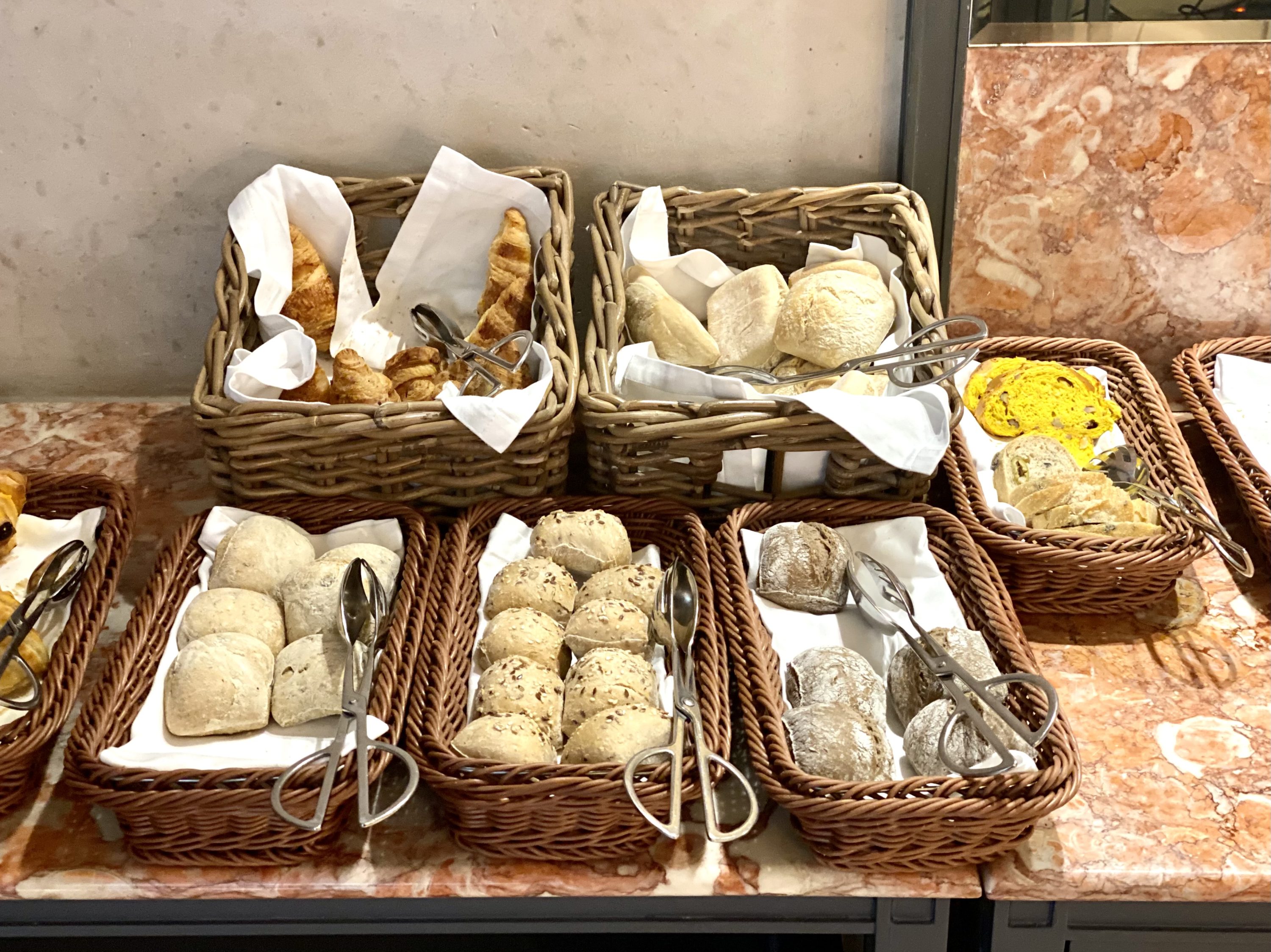 Pousada de Lisboa Small Luxury Hotels of the World breakfast breads