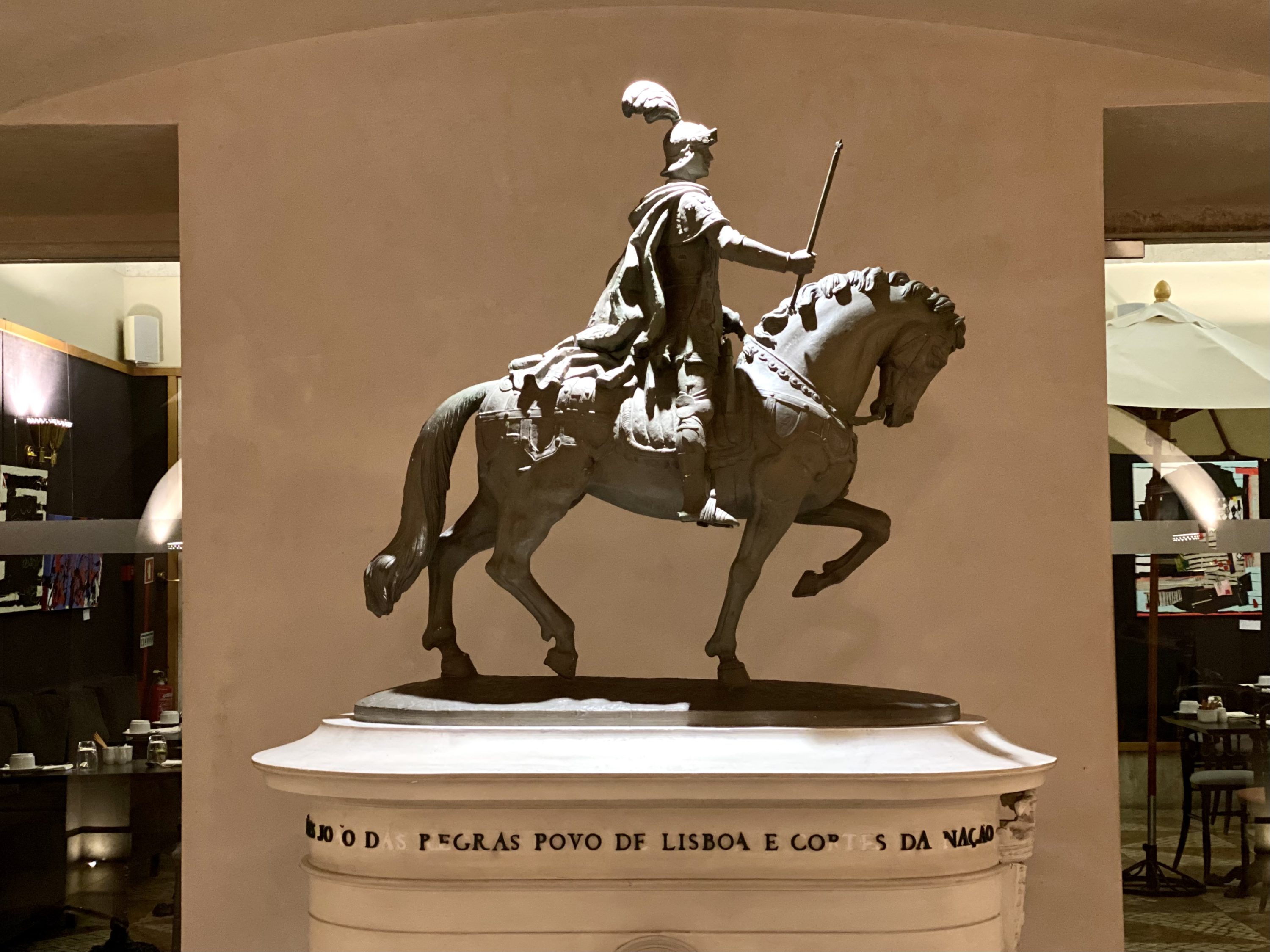 Pousada de Lisboa Small Luxury Hotels of the World decor horse statue