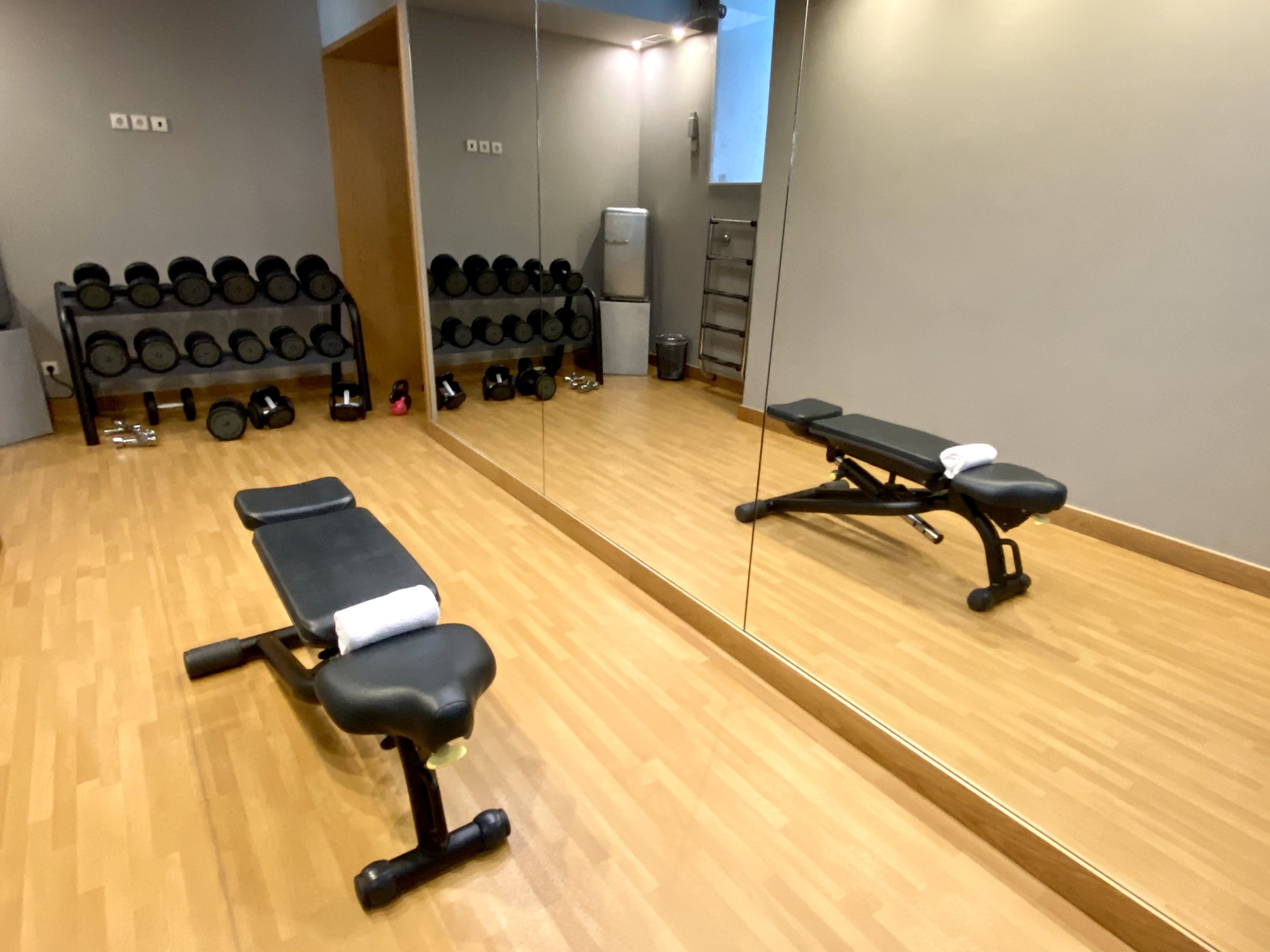 Pousada de Lisboa Small Luxury Hotels of the World gym bench