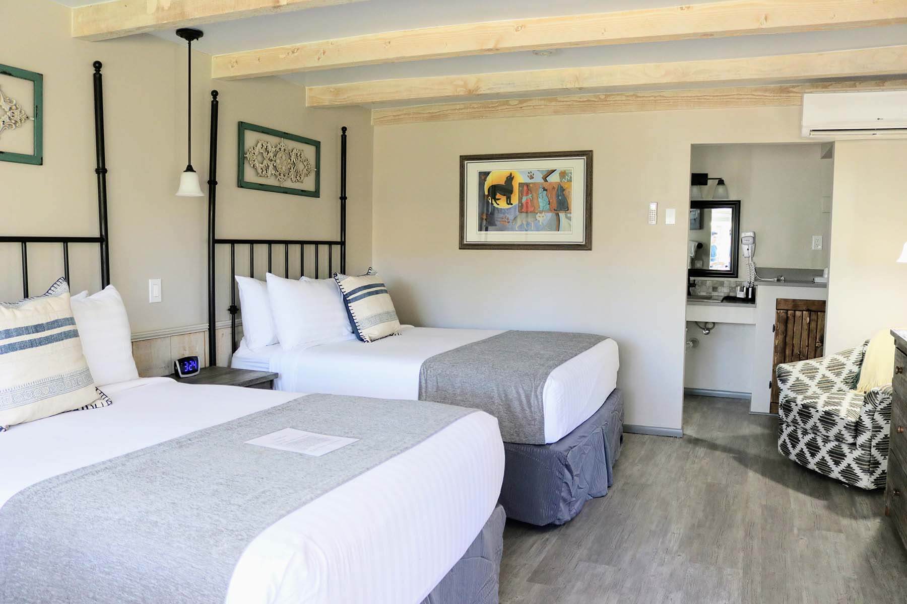 Sky Ranch Lodge